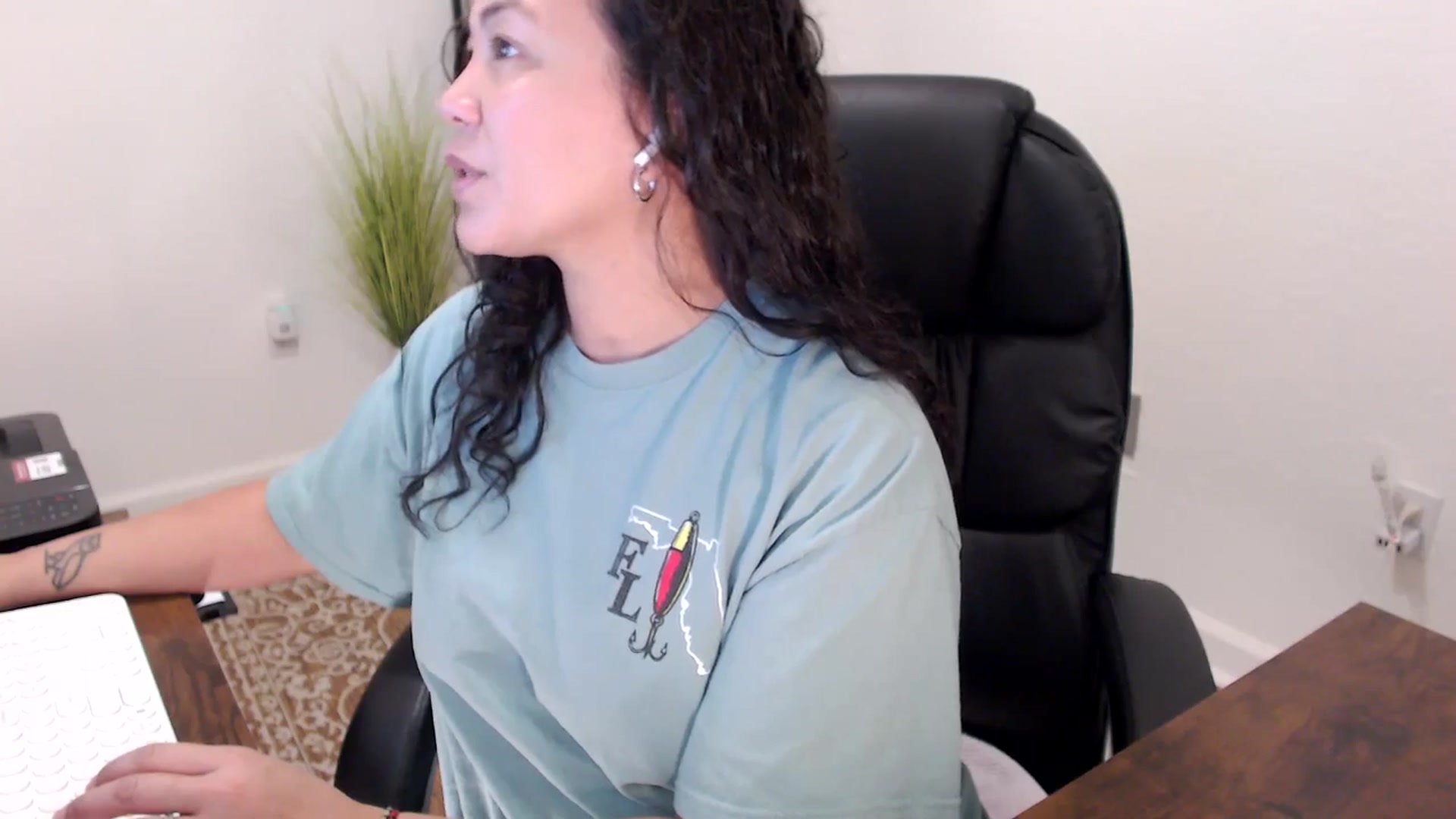 Gallery image thumbnail from MickaylaStar's myfreecams stream on, 11/19/2025, 16:01 image 13 of 20