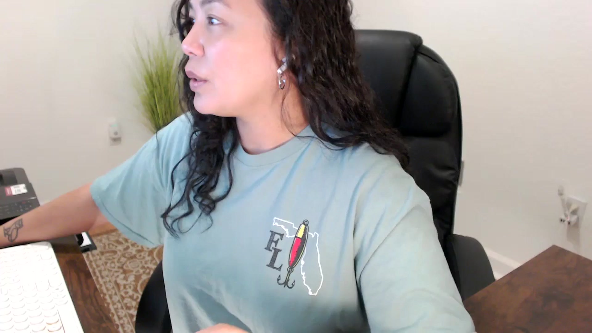 Gallery image thumbnail from MickaylaStar's myfreecams stream on, 11/19/2025, 16:01 image 15 of 20