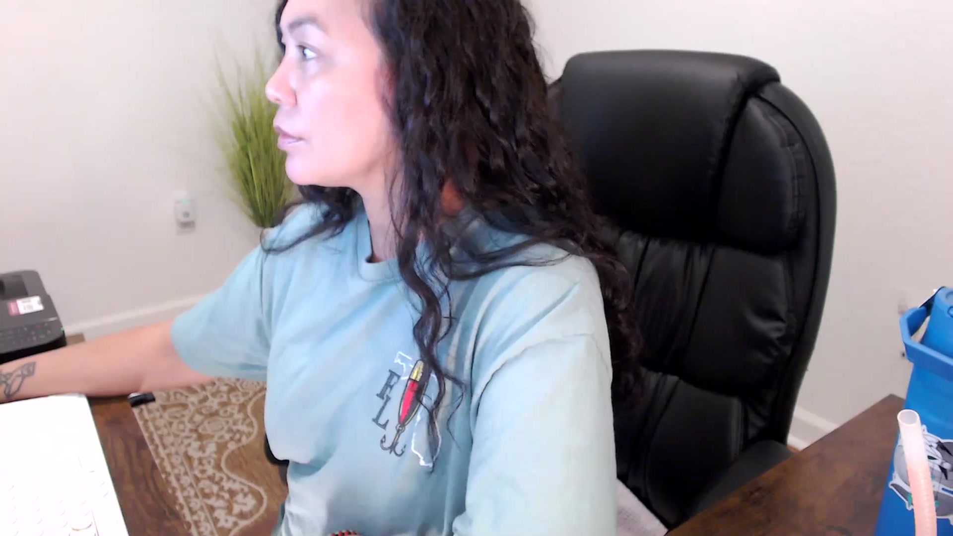 Gallery image thumbnail from MickaylaStar's myfreecams stream on, 11/19/2025, 17:51 image 17 of 20