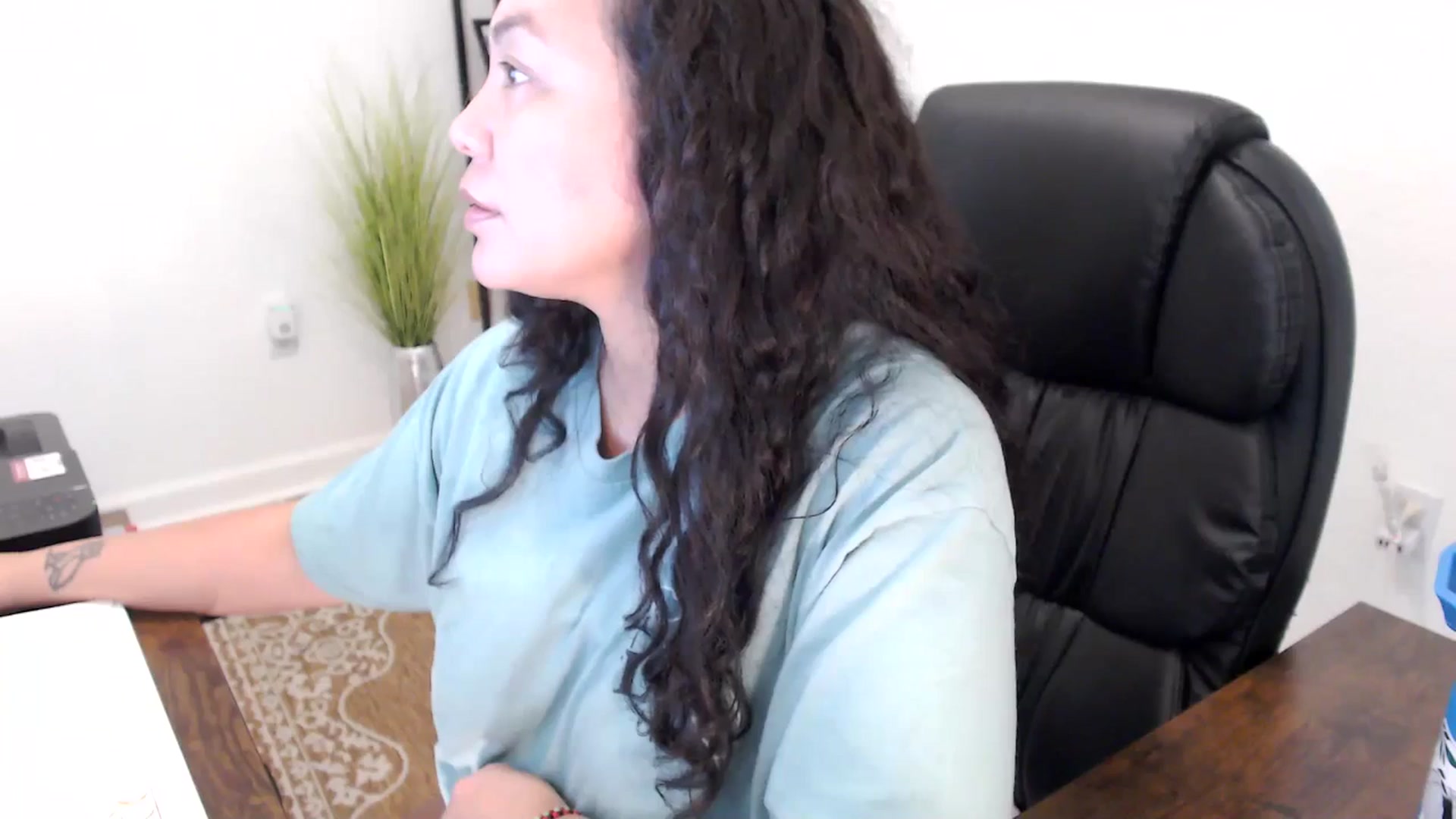 Gallery image thumbnail from MickaylaStar's myfreecams stream on, 11/19/2025, 19:25 image 14 of 20