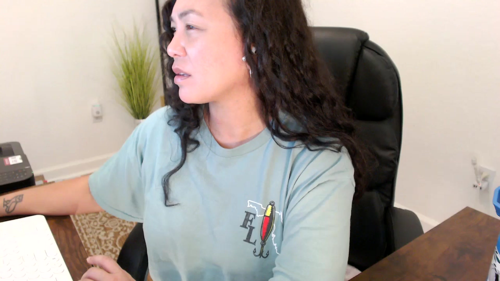 Gallery image thumbnail from MickaylaStar's myfreecams stream on, 11/19/2025, 19:25 image 20 of 20