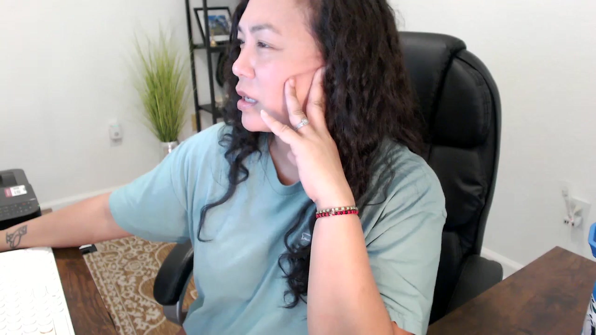 Gallery image thumbnail from MickaylaStar's myfreecams stream on, 11/19/2025, 19:25 image 9 of 20