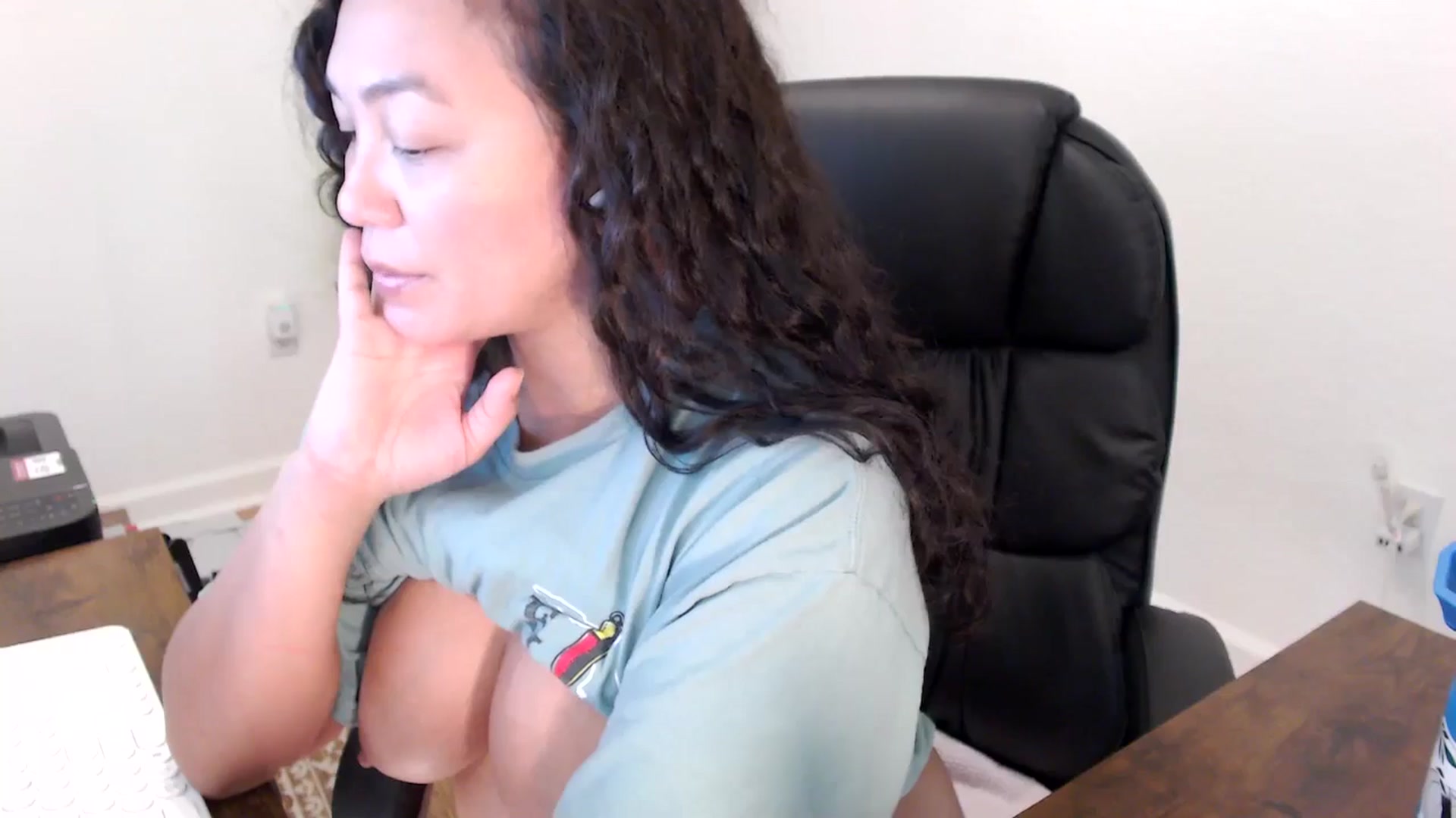 Gallery image thumbnail from MickaylaStar's myfreecams stream on, 11/19/2025, 19:25 image 19 of 20