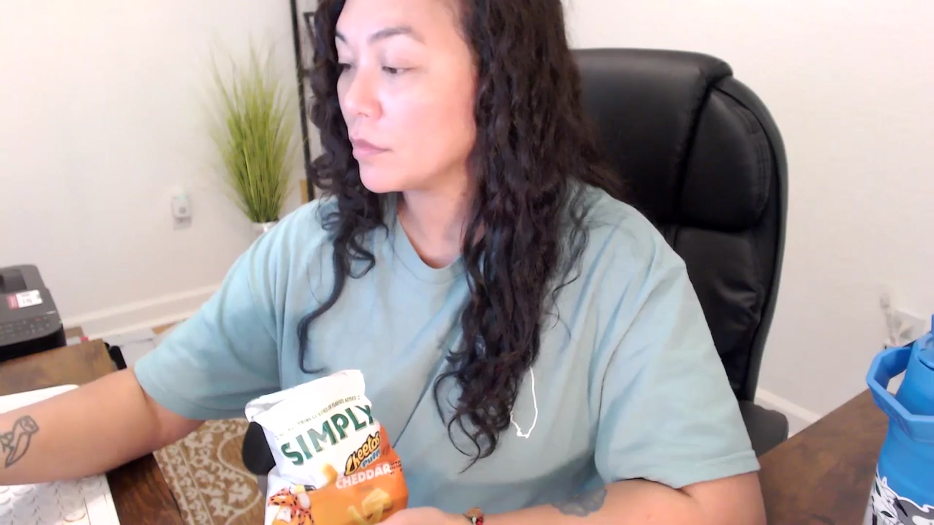 Gallery image thumbnail from MickaylaStar's myfreecams stream on, 11/19/2025, 19:25 image 6 of 20