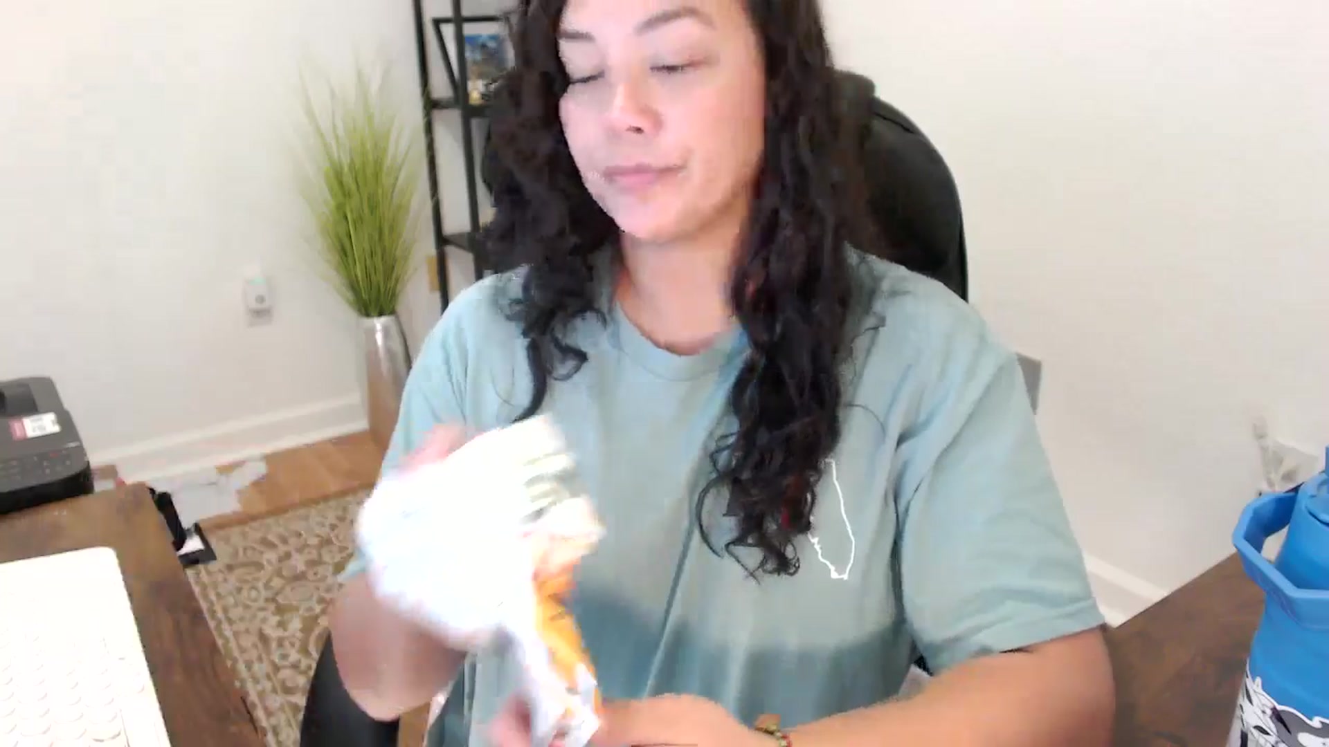 Gallery image thumbnail from MickaylaStar's myfreecams stream on, 11/19/2025, 19:25 image 7 of 20