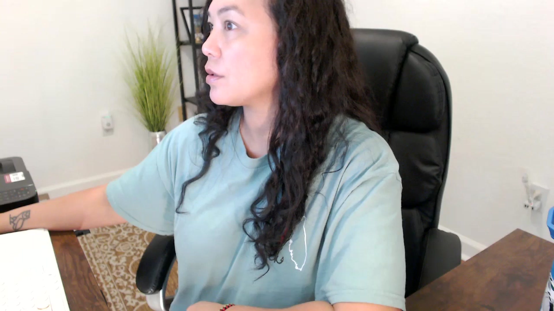 Gallery image thumbnail from MickaylaStar's myfreecams stream on, 11/19/2025, 19:25 image 8 of 20