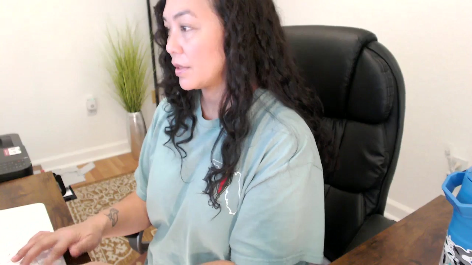 Gallery image thumbnail from MickaylaStar's myfreecams stream on, 11/19/2025, 20:02 image 18 of 20