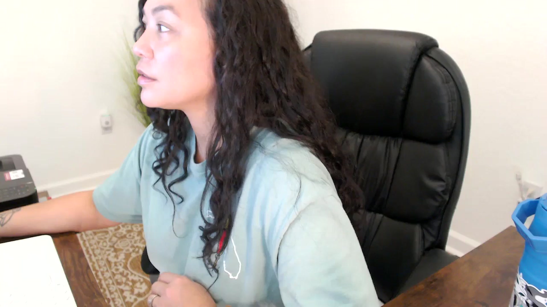 Gallery image thumbnail from MickaylaStar's myfreecams stream on, 11/19/2025, 20:02 image 17 of 20