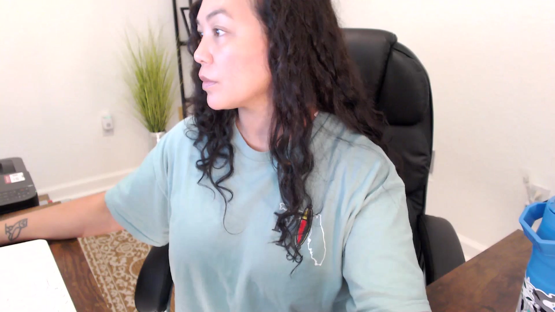 Gallery image thumbnail from MickaylaStar's myfreecams stream on, 11/19/2025, 20:02 image 7 of 20
