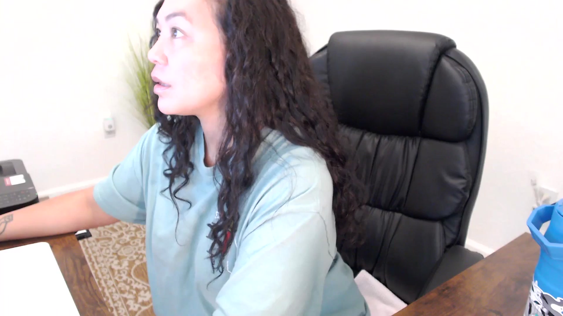 Gallery image thumbnail from MickaylaStar's myfreecams stream on, 11/19/2025, 20:02 image 3 of 20
