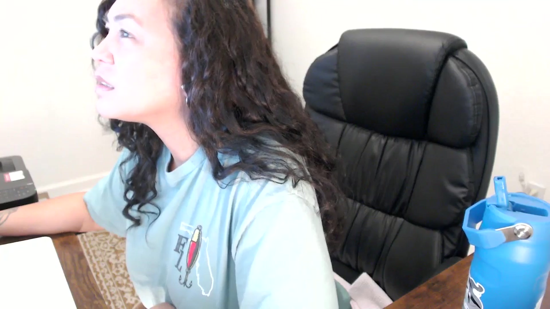 Gallery image thumbnail from MickaylaStar's myfreecams stream on, 11/19/2025, 20:28 image 6 of 20