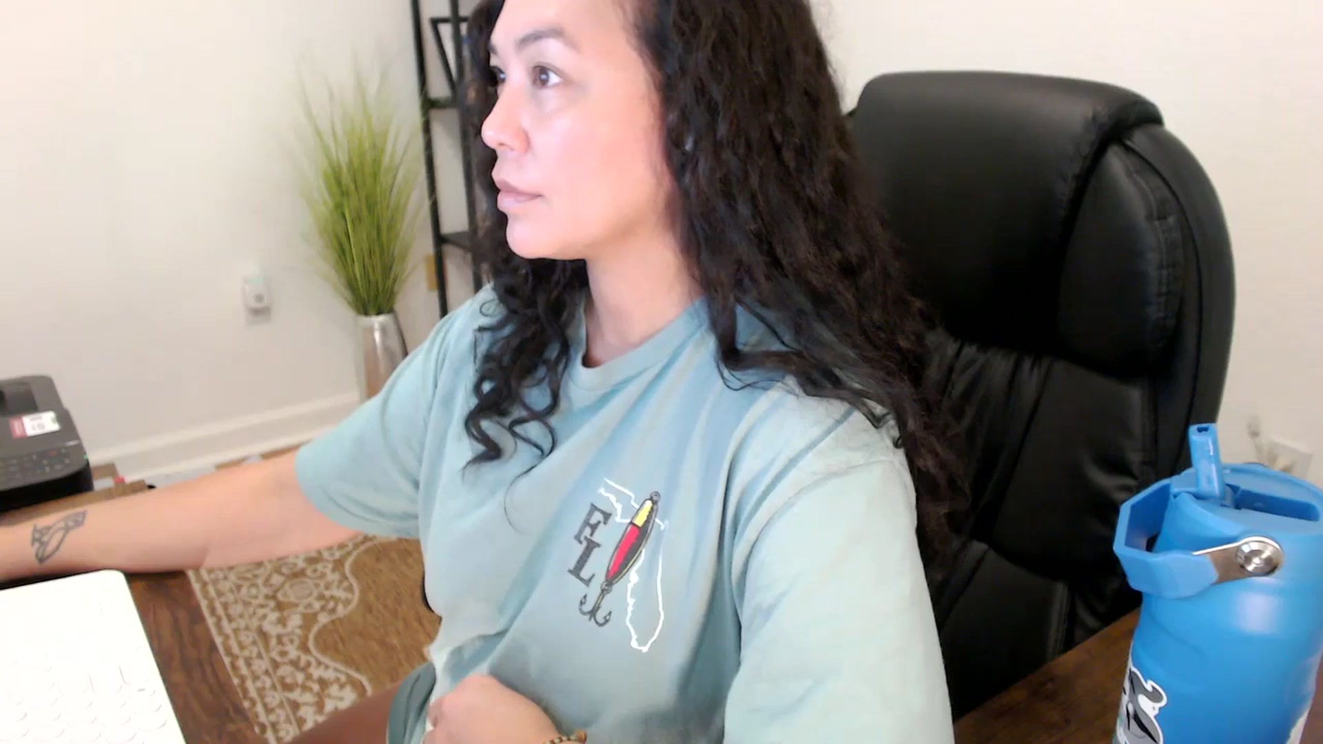 Gallery image thumbnail from MickaylaStar's myfreecams stream on, 11/19/2025, 20:28 image 3 of 20