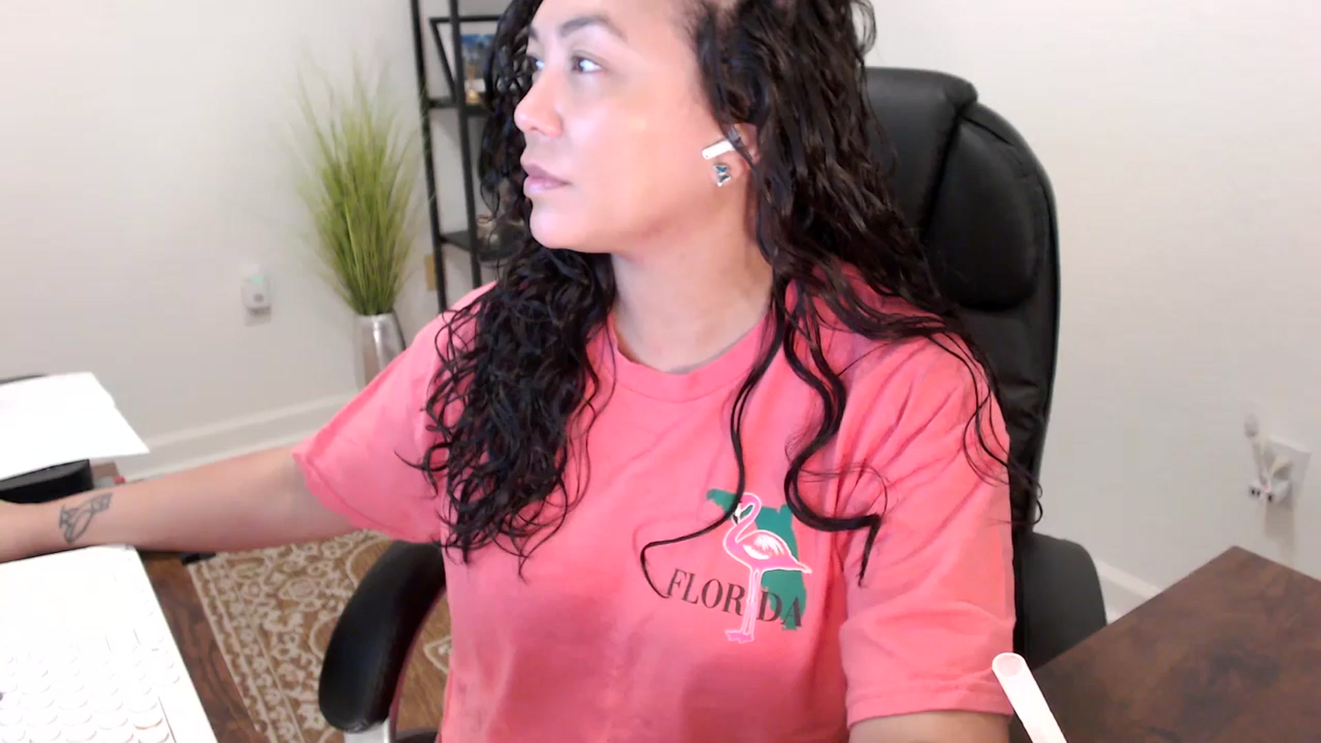 Gallery image thumbnail from MickaylaStar's myfreecams stream on, 11/20/2025, 16:23 image 3 of 20