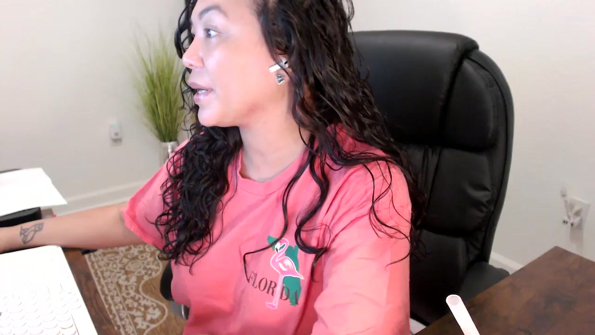 Gallery image thumbnail from MickaylaStar's myfreecams stream on, 11/20/2025, 16:23 image 2 of 20