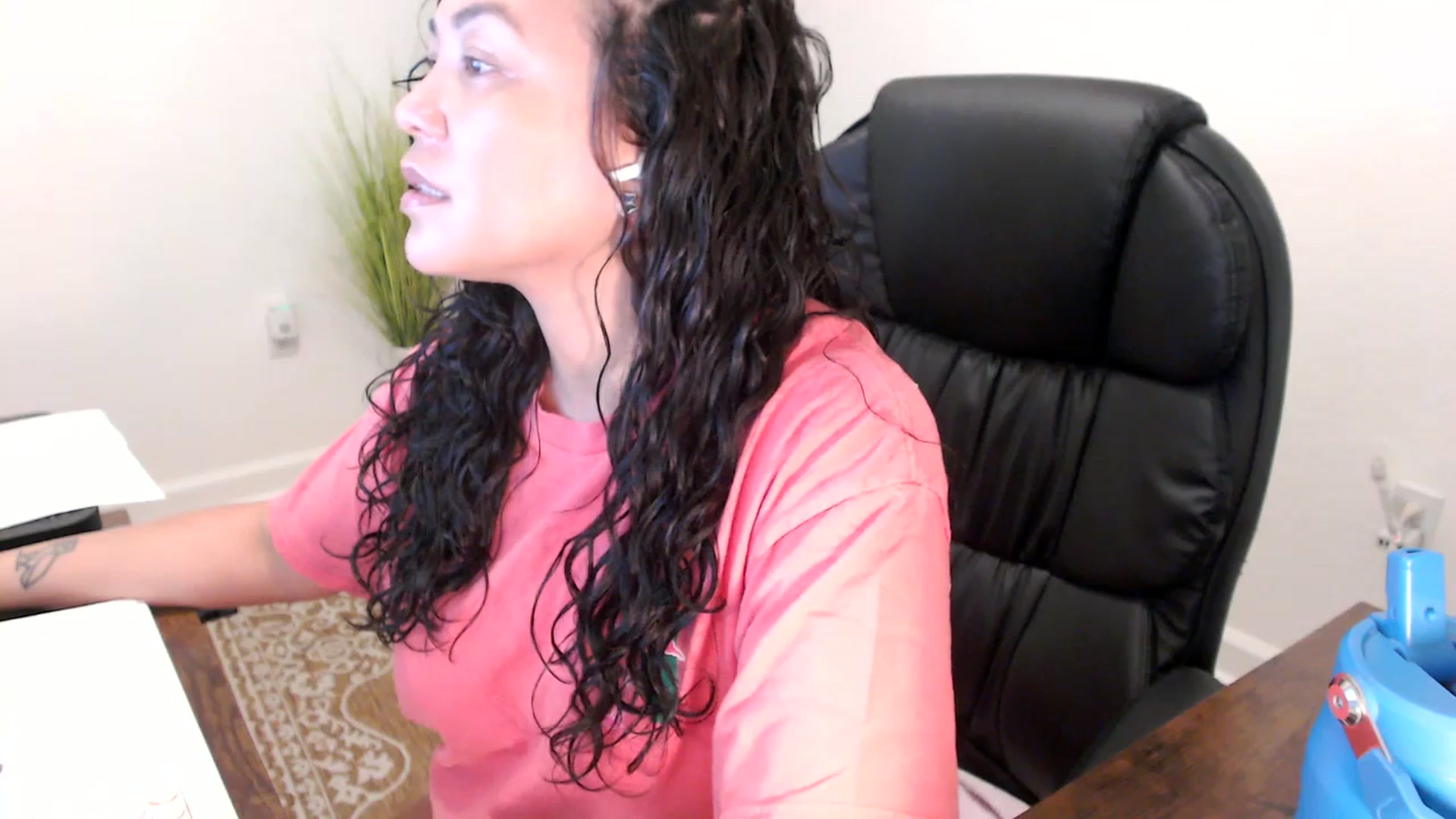 Gallery image thumbnail from MickaylaStar's myfreecams stream on, 11/20/2025, 16:23 image 12 of 20