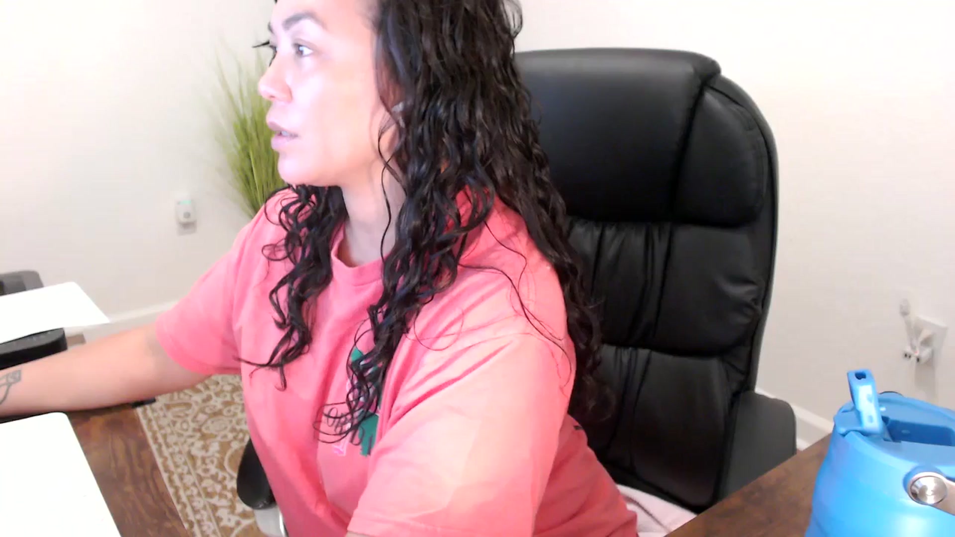 Gallery image thumbnail from MickaylaStar's myfreecams stream on, 11/20/2025, 17:07 image 5 of 20