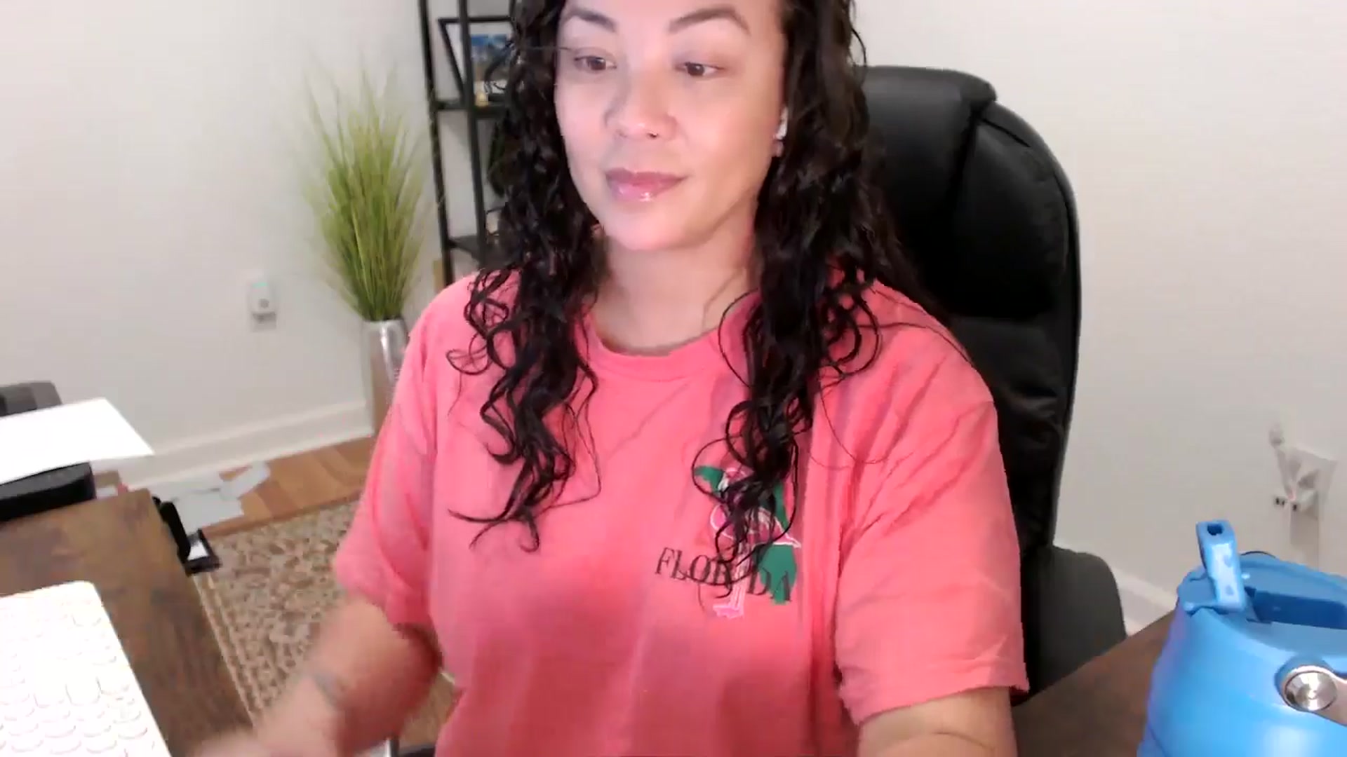 Gallery image thumbnail from MickaylaStar's myfreecams stream on, 11/20/2025, 17:07 image 10 of 20