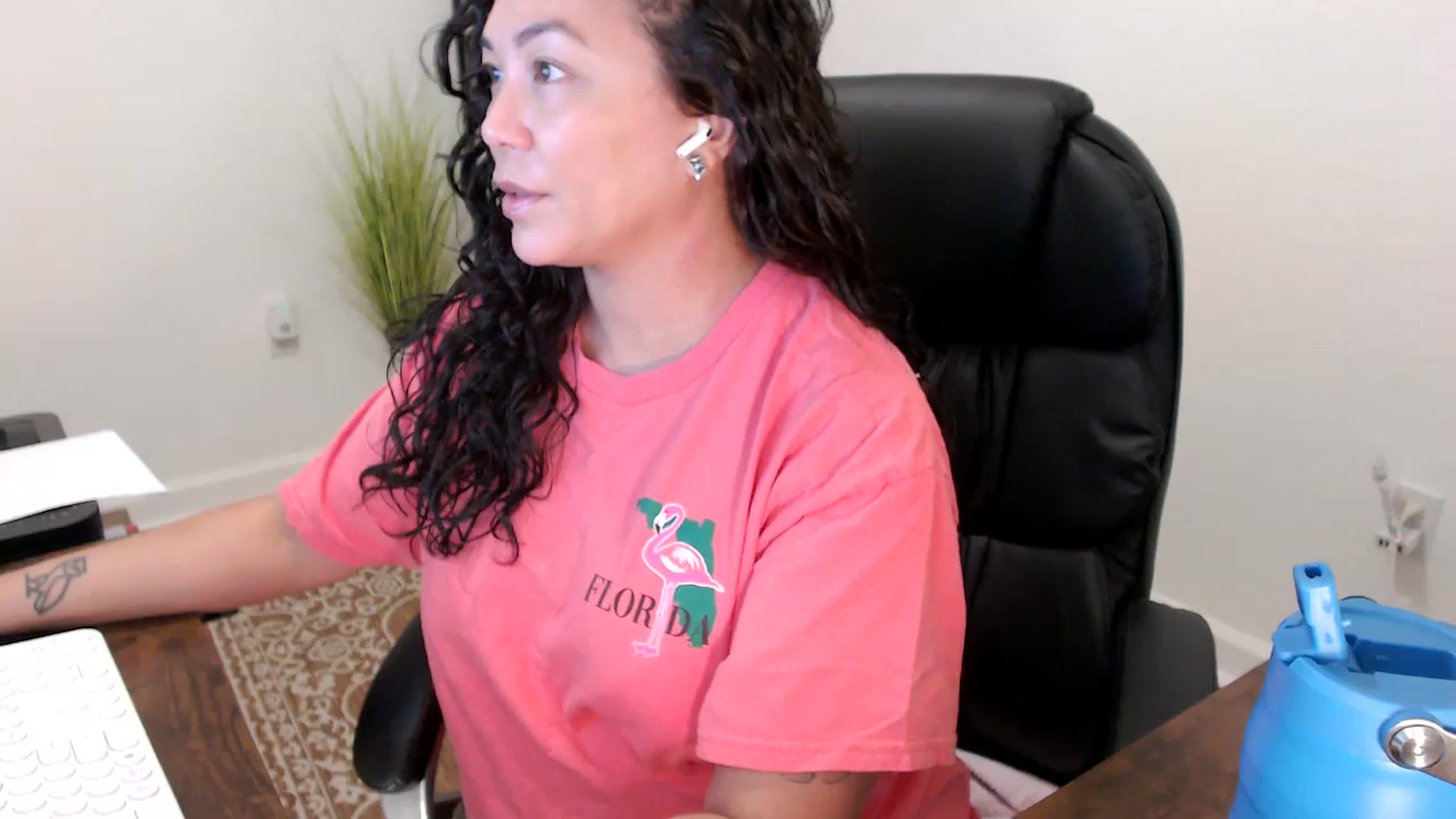 Gallery image thumbnail from MickaylaStar's myfreecams stream on, 11/20/2025, 17:07 image 17 of 20