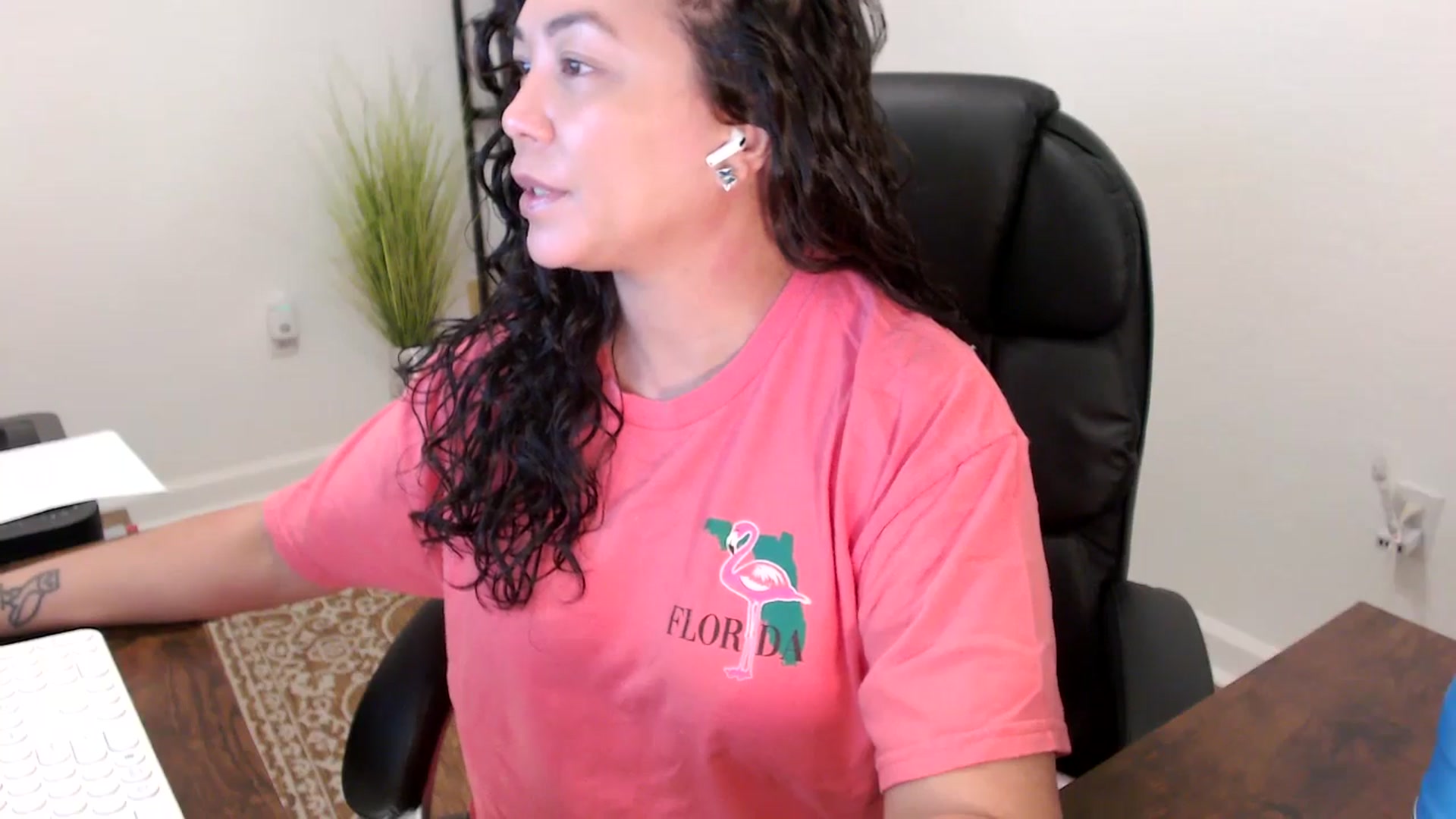 Gallery image thumbnail from MickaylaStar's myfreecams stream on, 11/20/2025, 17:07 image 19 of 20