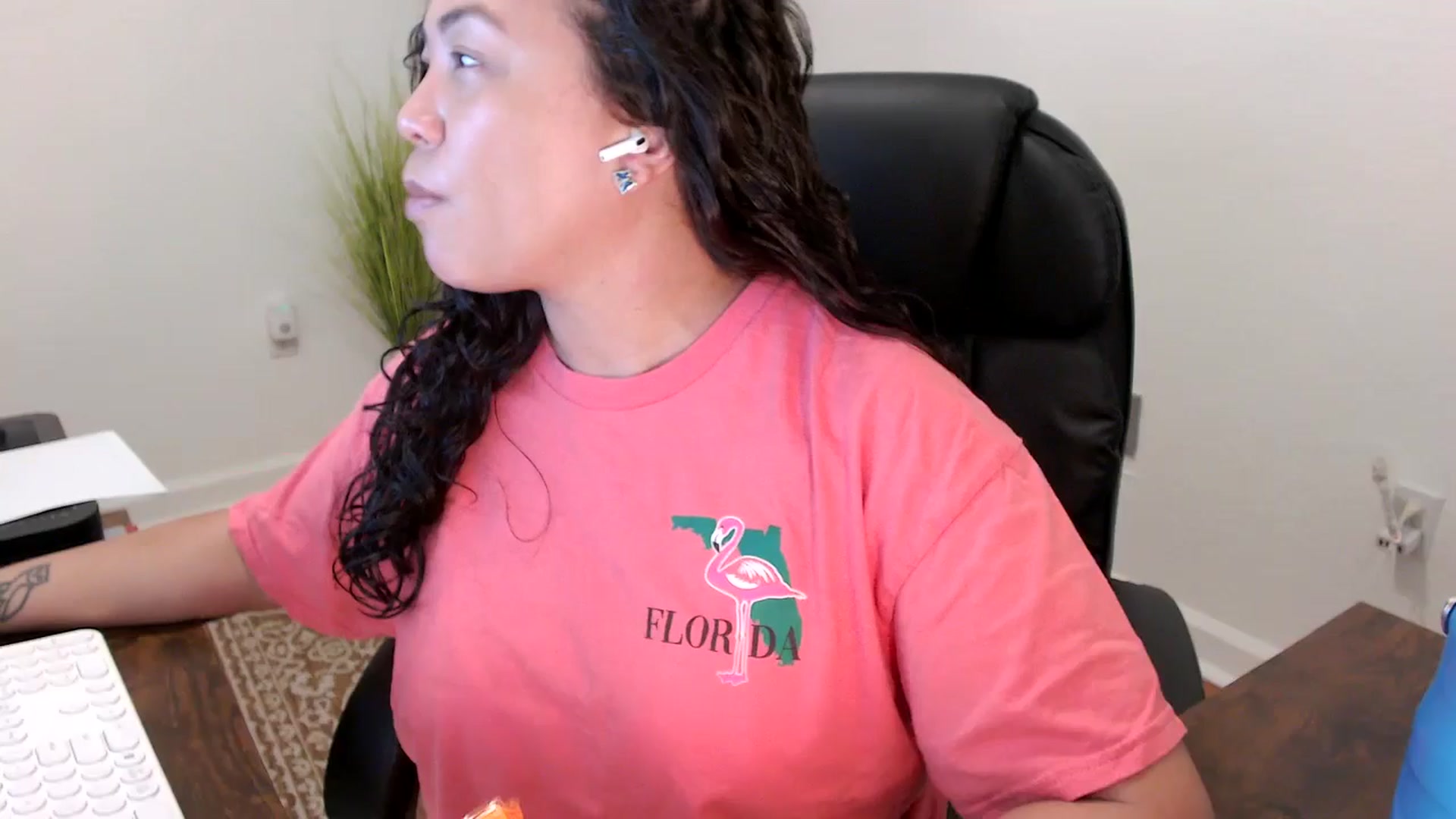 Gallery image thumbnail from MickaylaStar's myfreecams stream on, 11/20/2025, 17:38 image 4 of 20