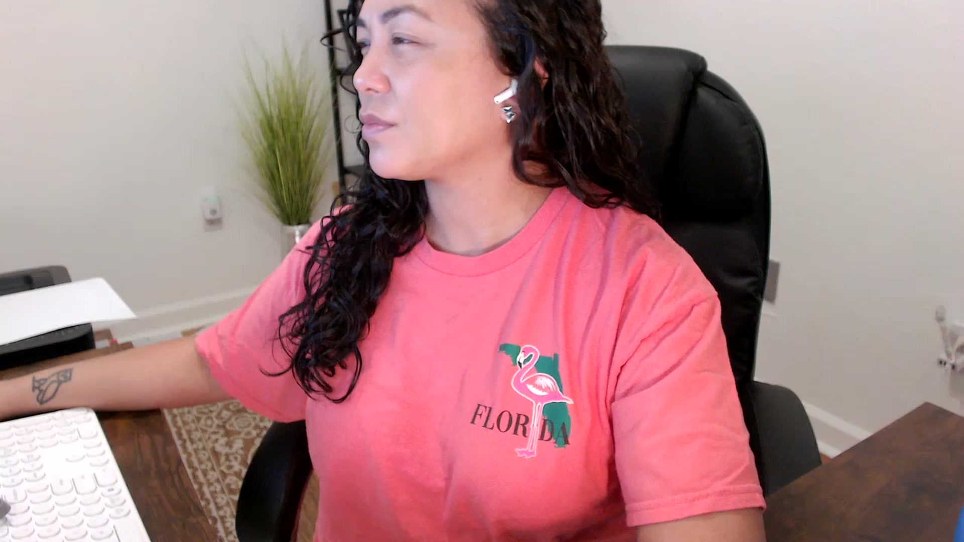Gallery image thumbnail from MickaylaStar's myfreecams stream on, 11/20/2025, 17:38 image 13 of 20