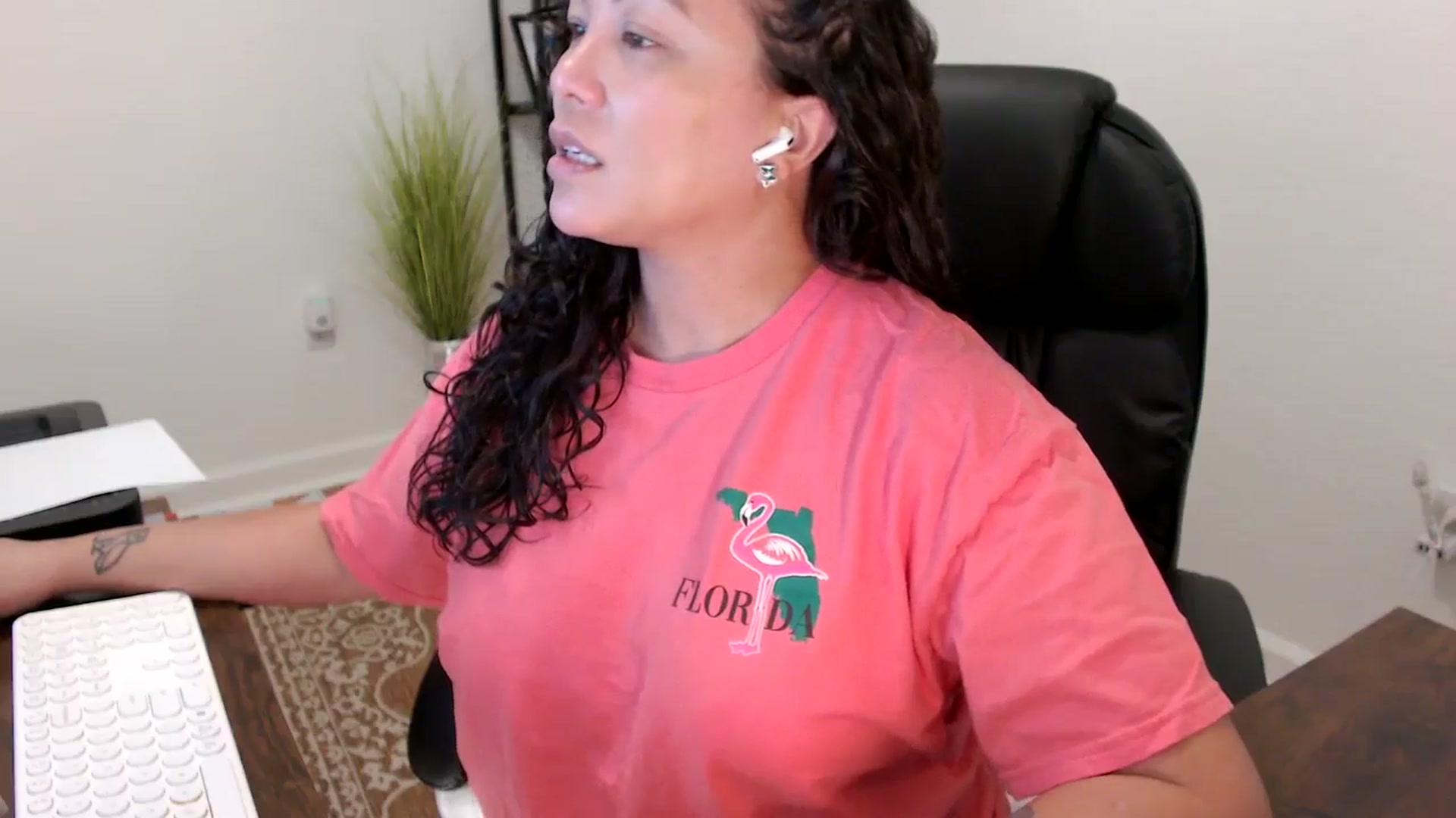 Gallery image thumbnail from MickaylaStar's myfreecams stream on, 11/20/2025, 17:58 image 12 of 20