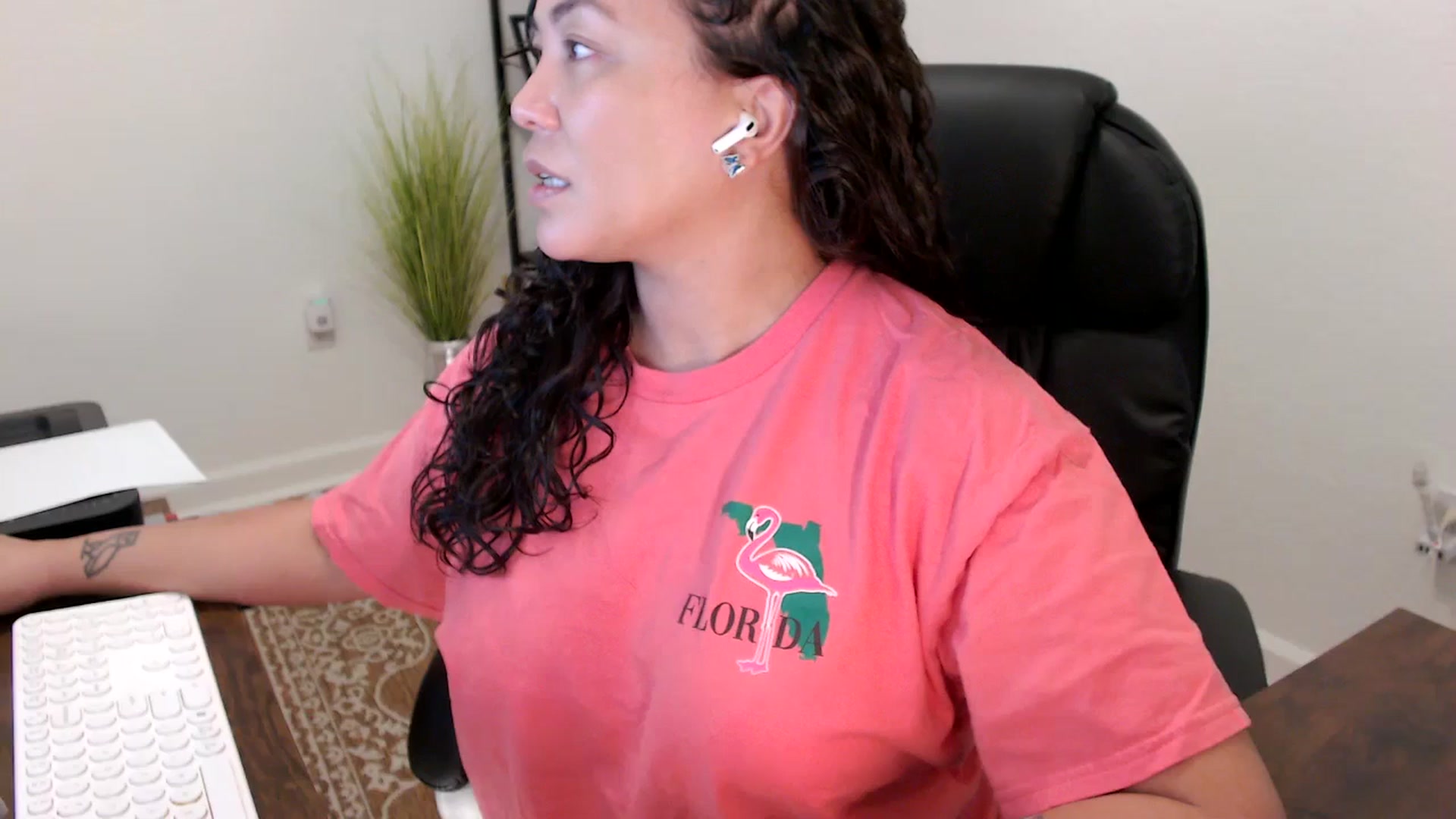 Gallery image thumbnail from MickaylaStar's myfreecams stream on, 11/20/2025, 17:58 image 11 of 20