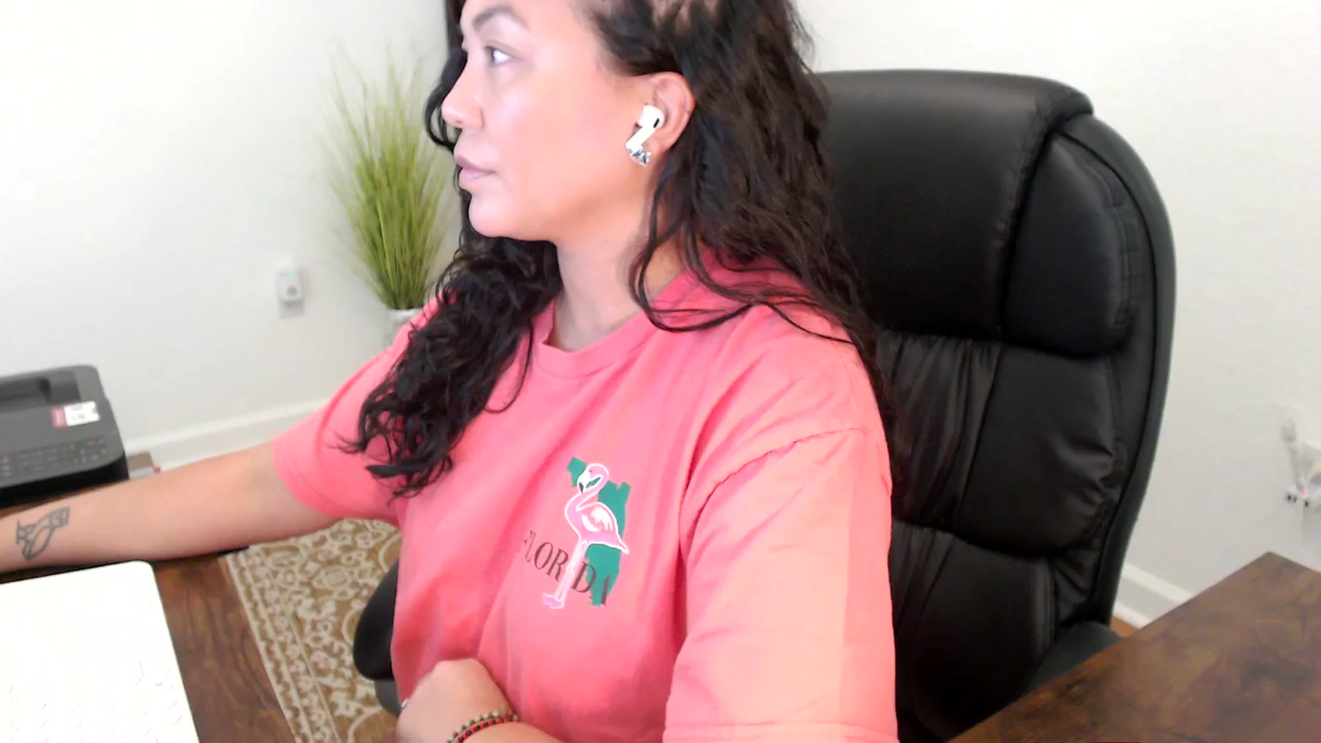 Gallery image thumbnail from MickaylaStar's myfreecams stream on, 11/20/2025, 21:15 image 16 of 20
