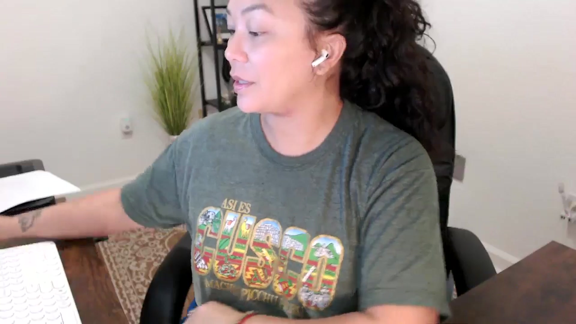 Gallery image thumbnail from MickaylaStar's myfreecams stream on, 11/21/2025, 16:49 image 5 of 20
