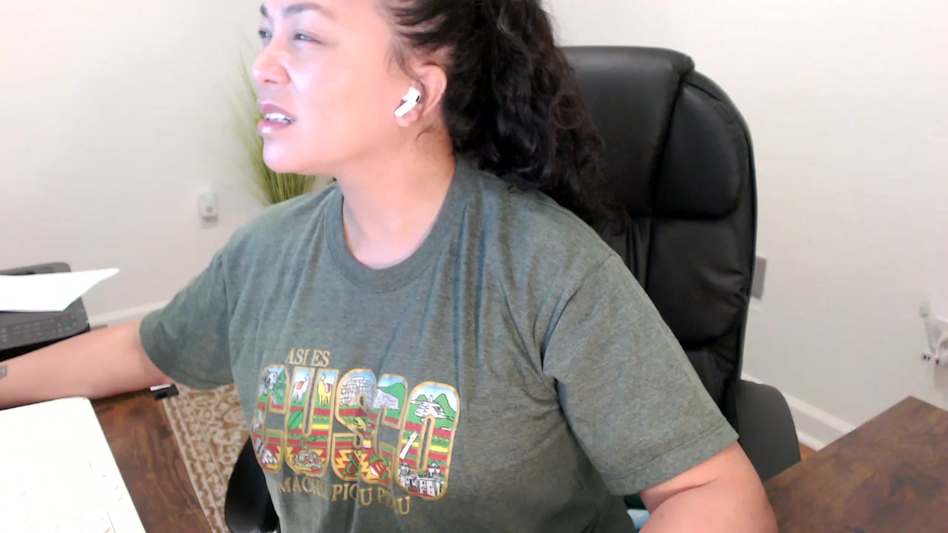 Gallery image thumbnail from MickaylaStar's myfreecams stream on, 11/21/2025, 17:48 image 6 of 20