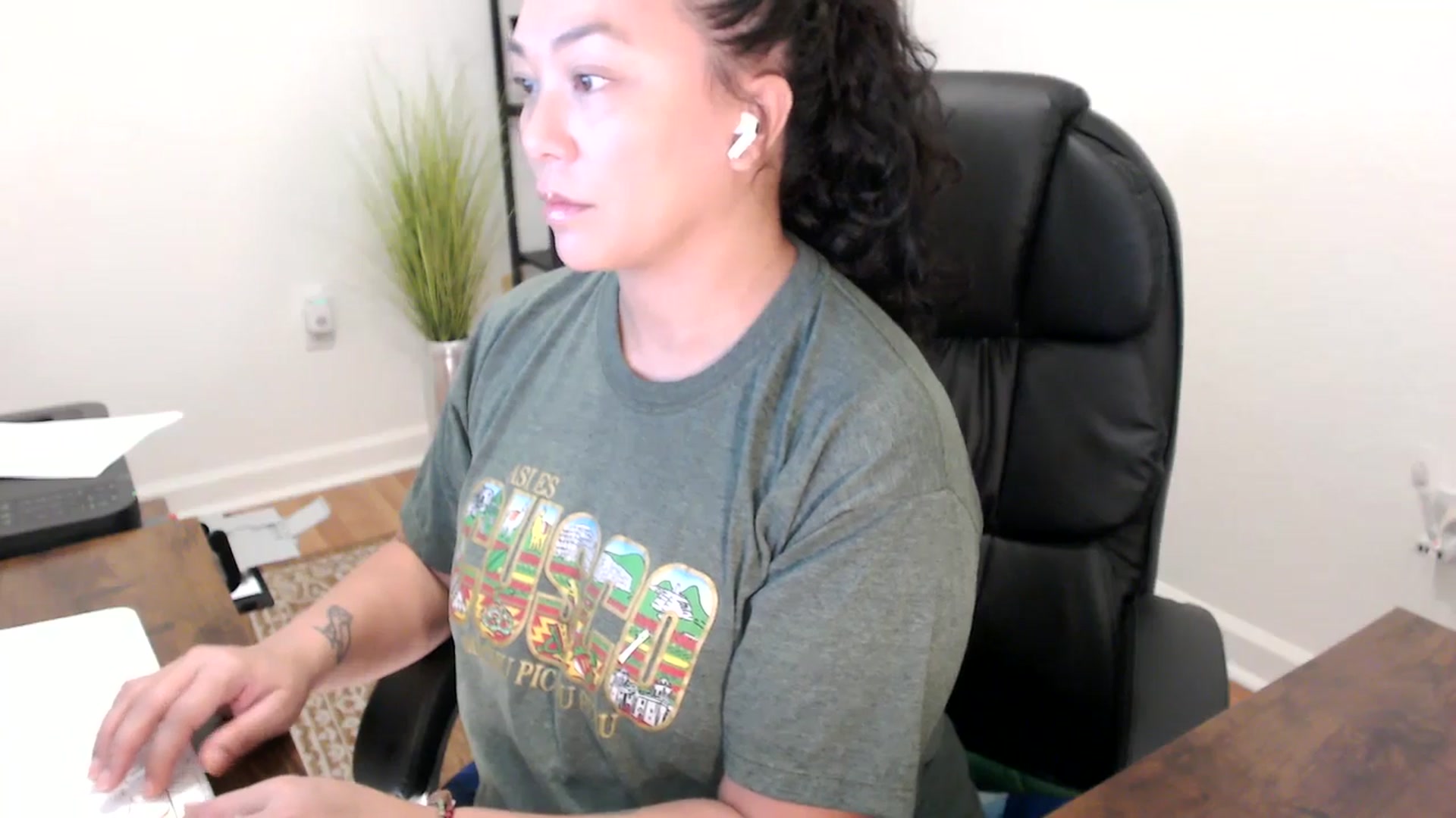 Gallery image thumbnail from MickaylaStar's myfreecams stream on, 11/21/2025, 17:48 image 5 of 20