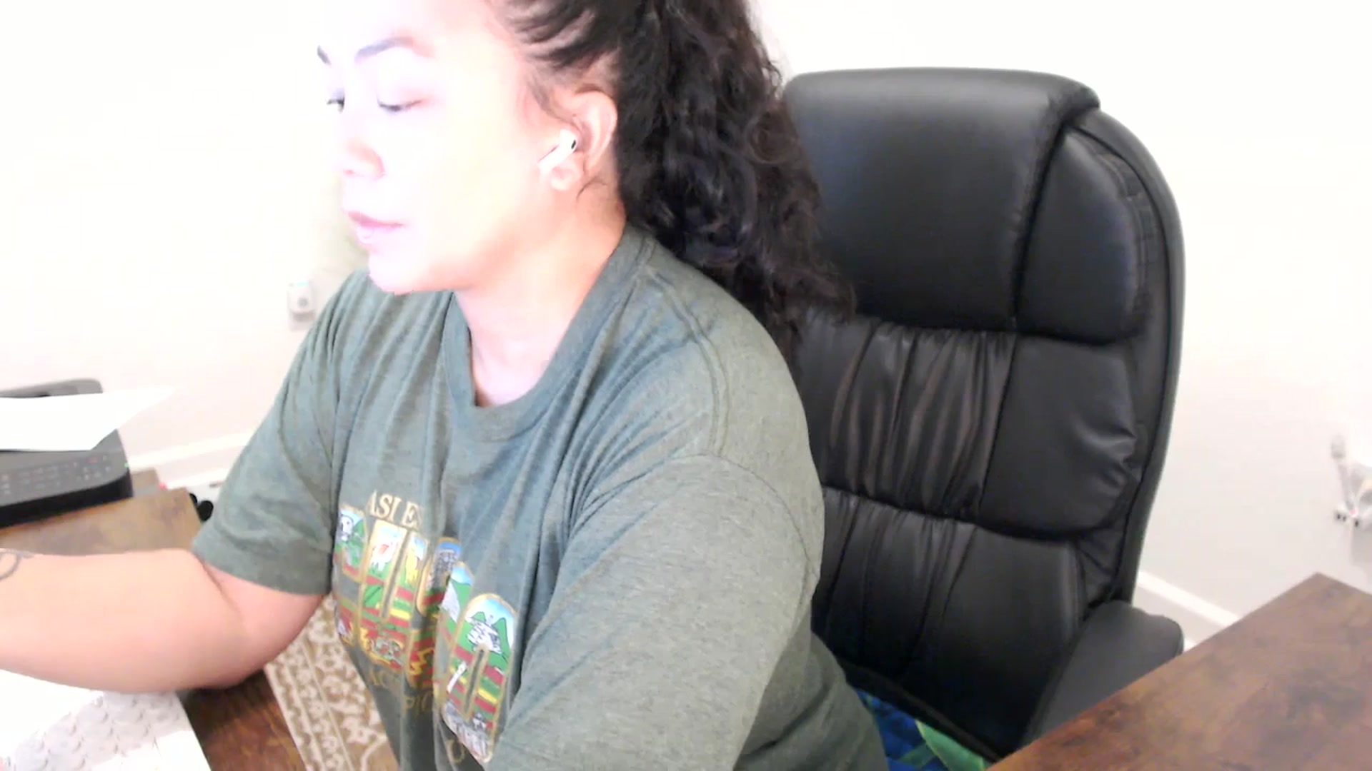 Gallery image thumbnail from MickaylaStar's myfreecams stream on, 11/21/2025, 17:48 image 10 of 20