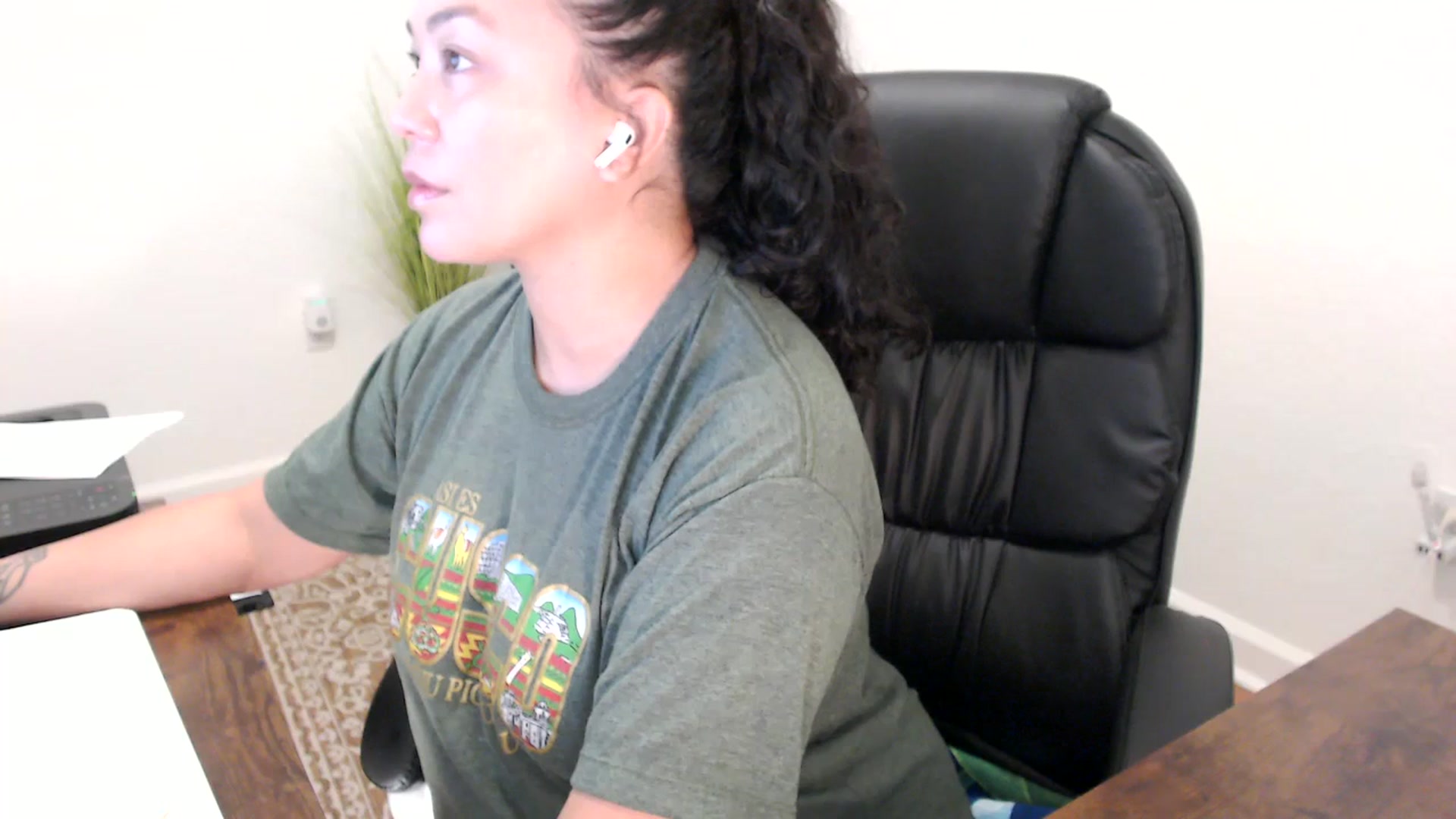 Gallery image thumbnail from MickaylaStar's myfreecams stream on, 11/21/2025, 17:48 image 4 of 20