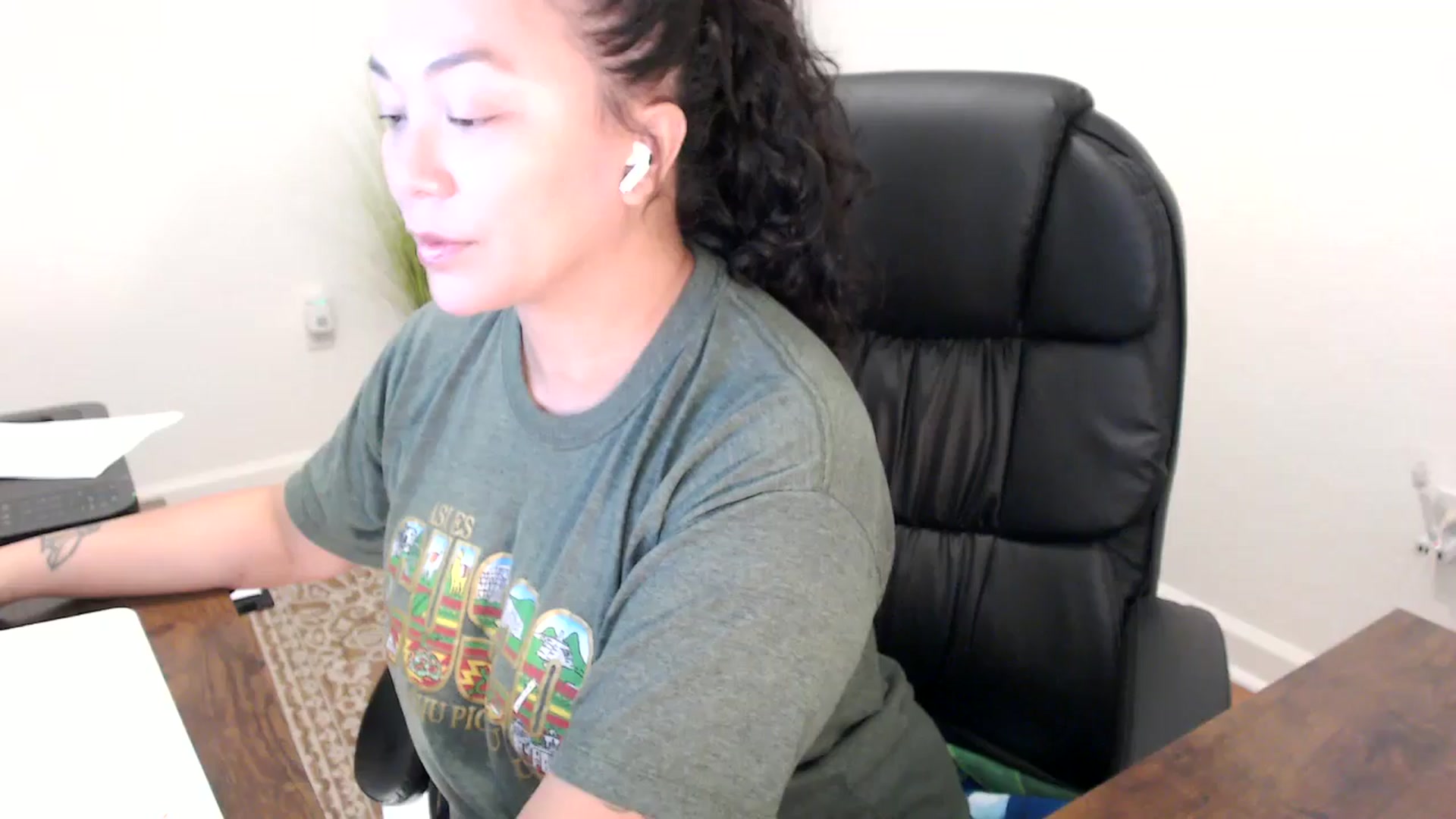Gallery image thumbnail from MickaylaStar's myfreecams stream on, 11/21/2025, 17:48 image 1 of 20