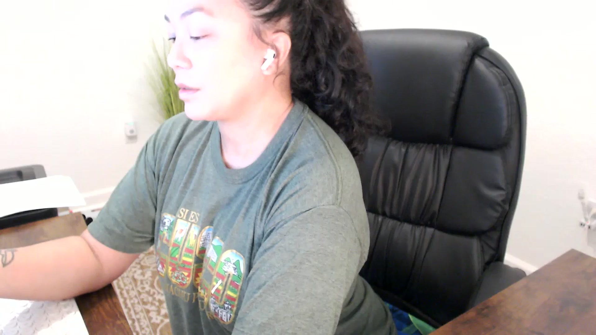 Gallery image thumbnail from MickaylaStar's myfreecams stream on, 11/21/2025, 18:32 image 3 of 20