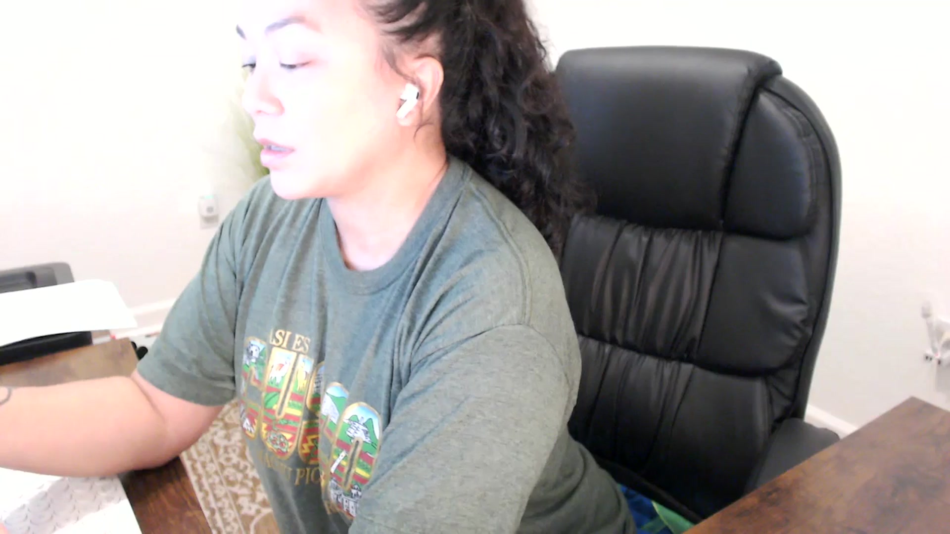 Gallery image thumbnail from MickaylaStar's myfreecams stream on, 11/21/2025, 18:32 image 2 of 20