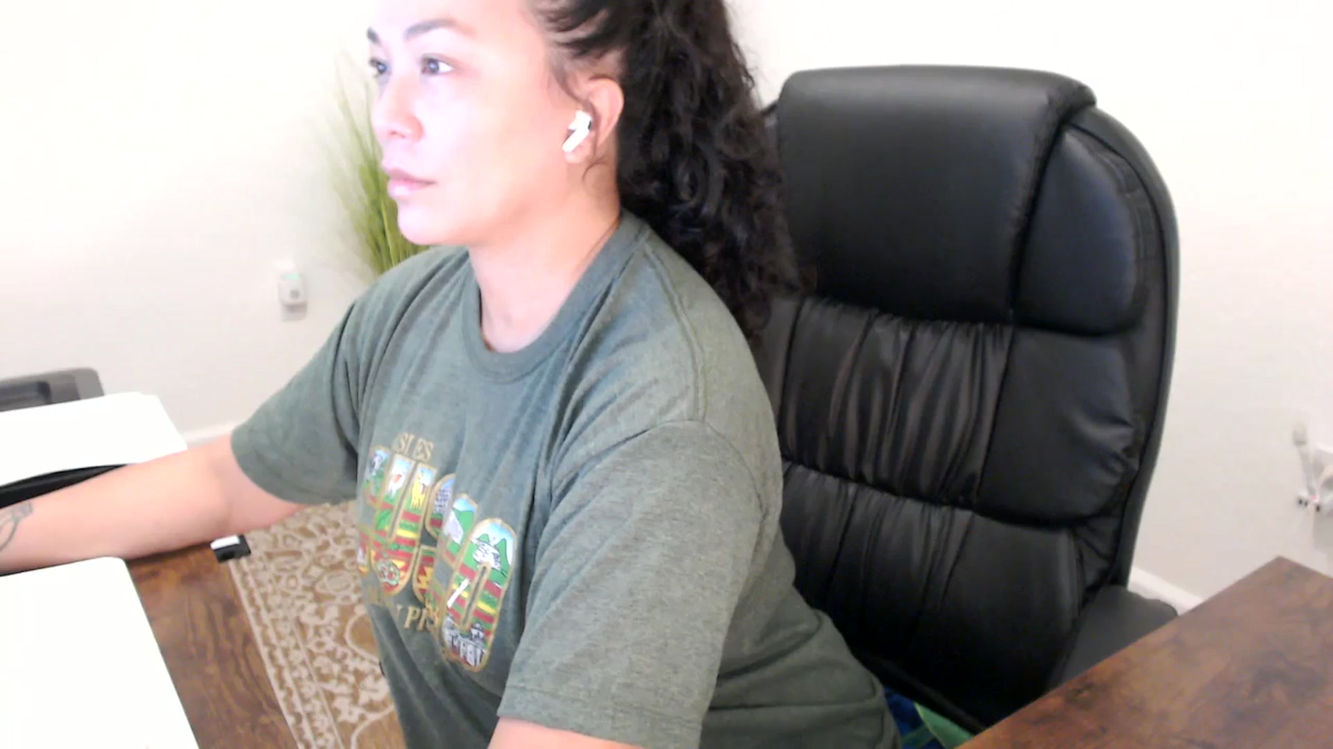 Gallery image thumbnail from MickaylaStar's myfreecams stream on, 11/21/2025, 18:32 image 5 of 20