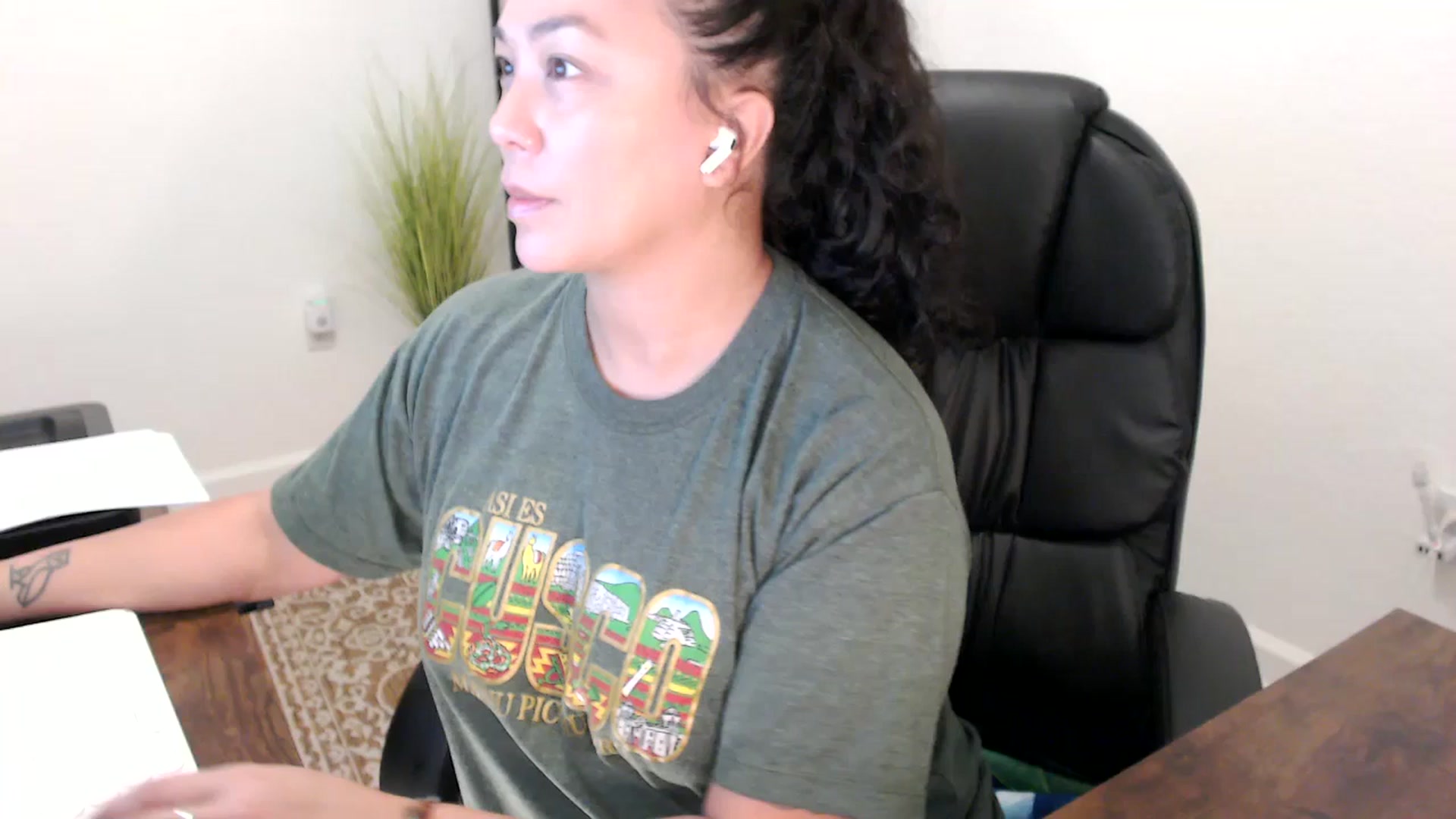 Gallery image thumbnail from MickaylaStar's myfreecams stream on, 11/21/2025, 18:32 image 6 of 20