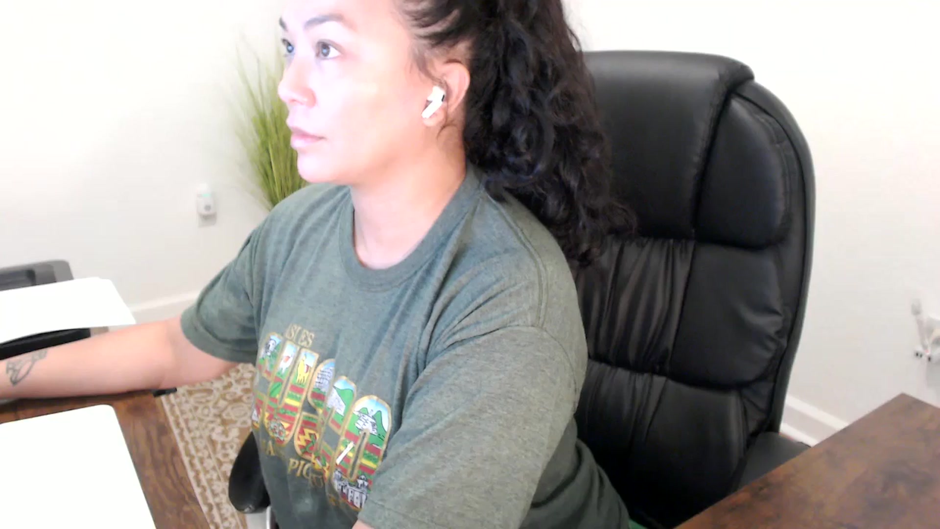 Gallery image thumbnail from MickaylaStar's myfreecams stream on, 11/21/2025, 18:32 image 20 of 20