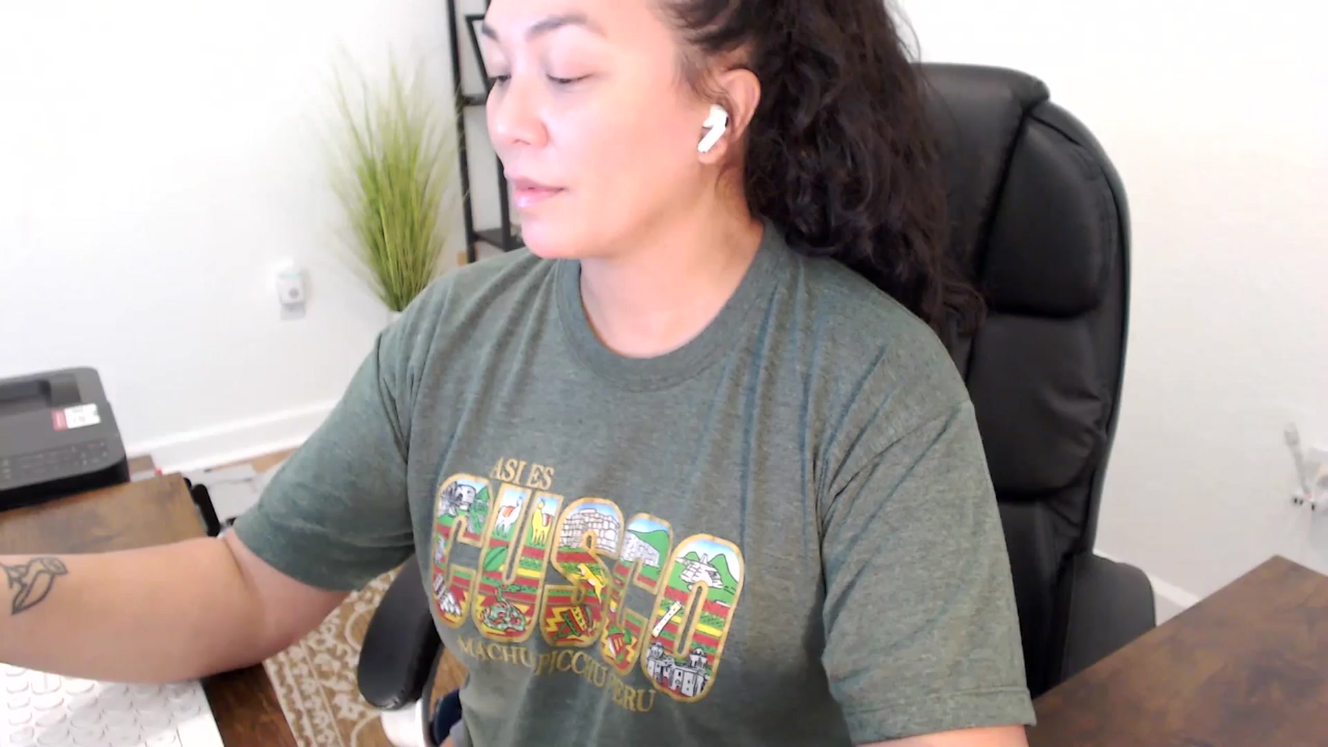 Gallery image thumbnail from MickaylaStar's myfreecams stream on, 11/21/2025, 20:55 image 4 of 20