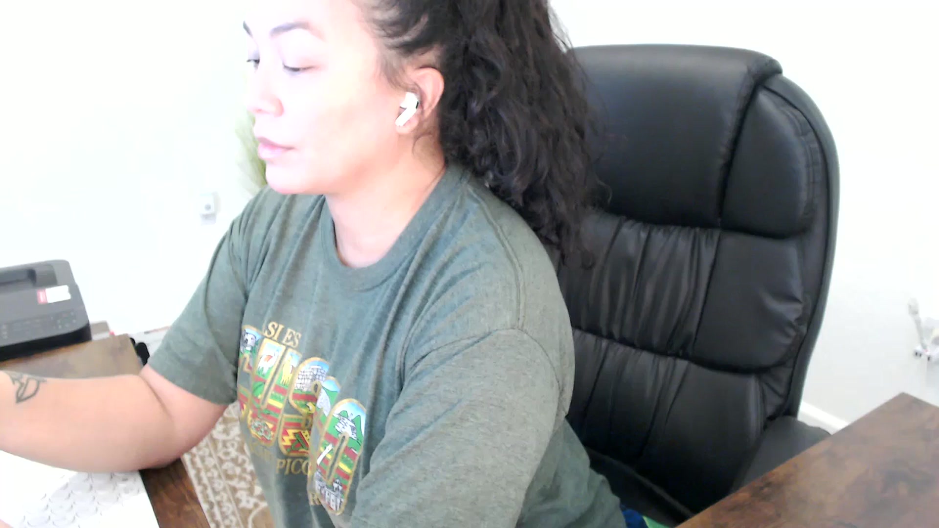 Gallery image thumbnail from MickaylaStar's myfreecams stream on, 11/21/2025, 20:55 image 1 of 20