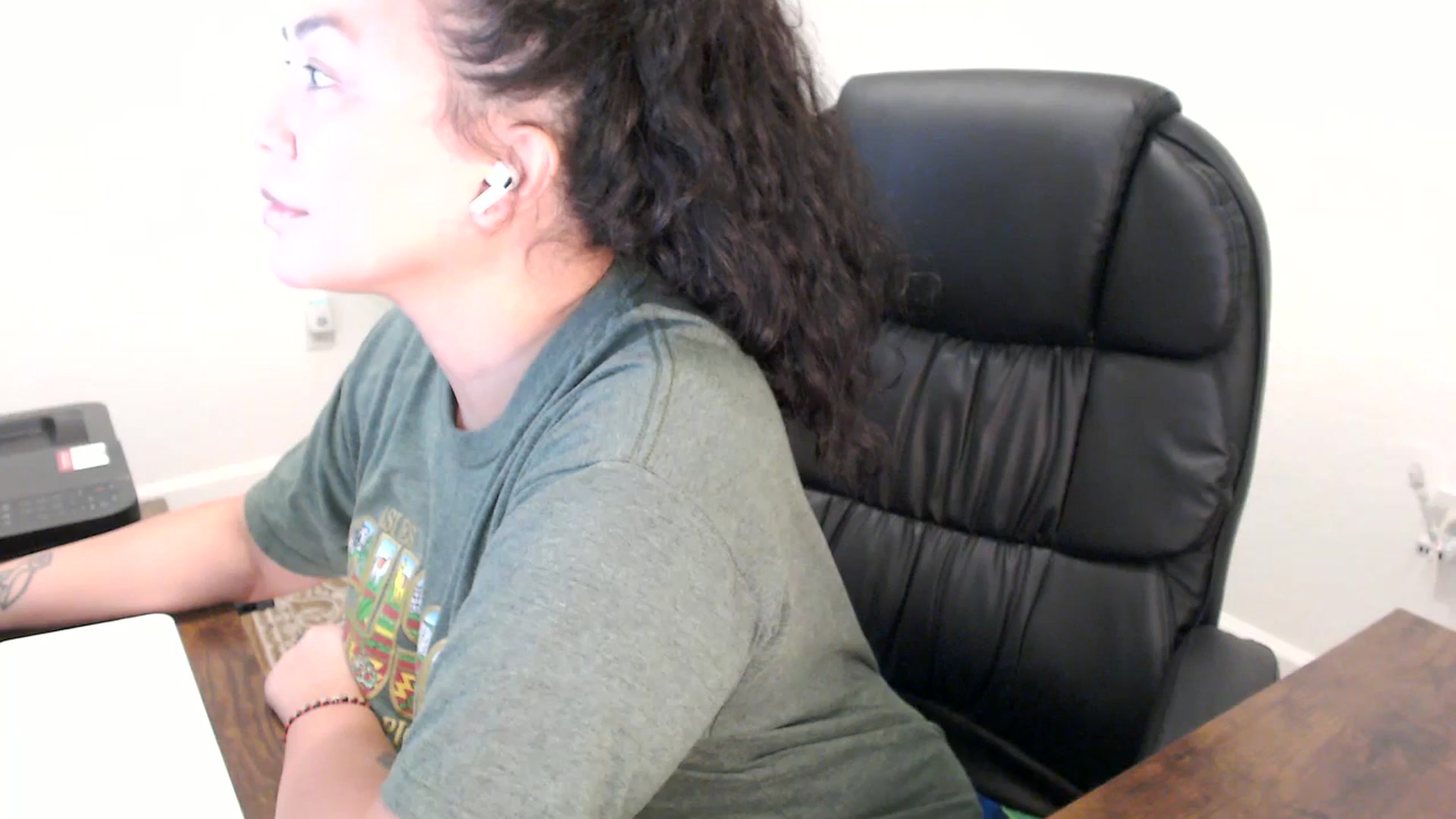 Gallery image thumbnail from MickaylaStar's myfreecams stream on, 11/21/2025, 20:55 image 9 of 20