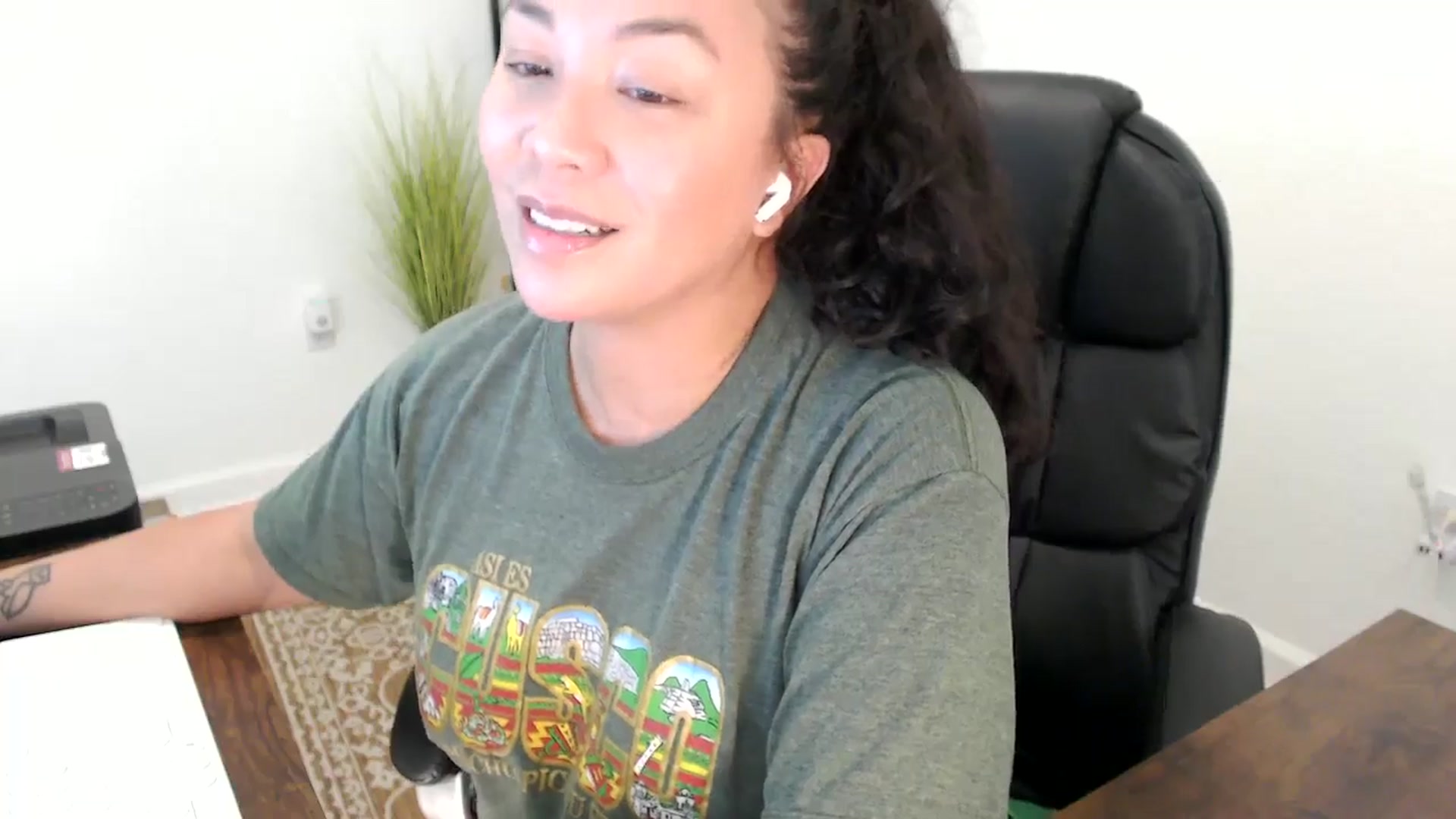 Gallery image thumbnail from MickaylaStar's myfreecams stream on, 11/21/2025, 20:55 image 18 of 20