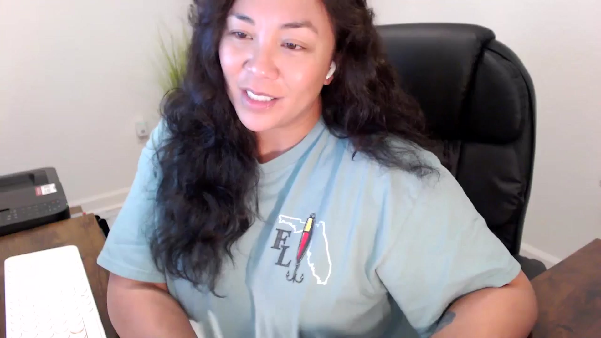 Gallery image thumbnail from MickaylaStar's myfreecams stream on, 11/24/2025, 18:41 image 1 of 20