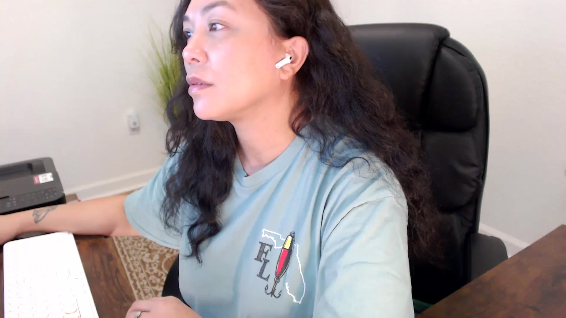 Gallery image thumbnail from MickaylaStar's myfreecams stream on, 11/24/2025, 19:15 image 1 of 20