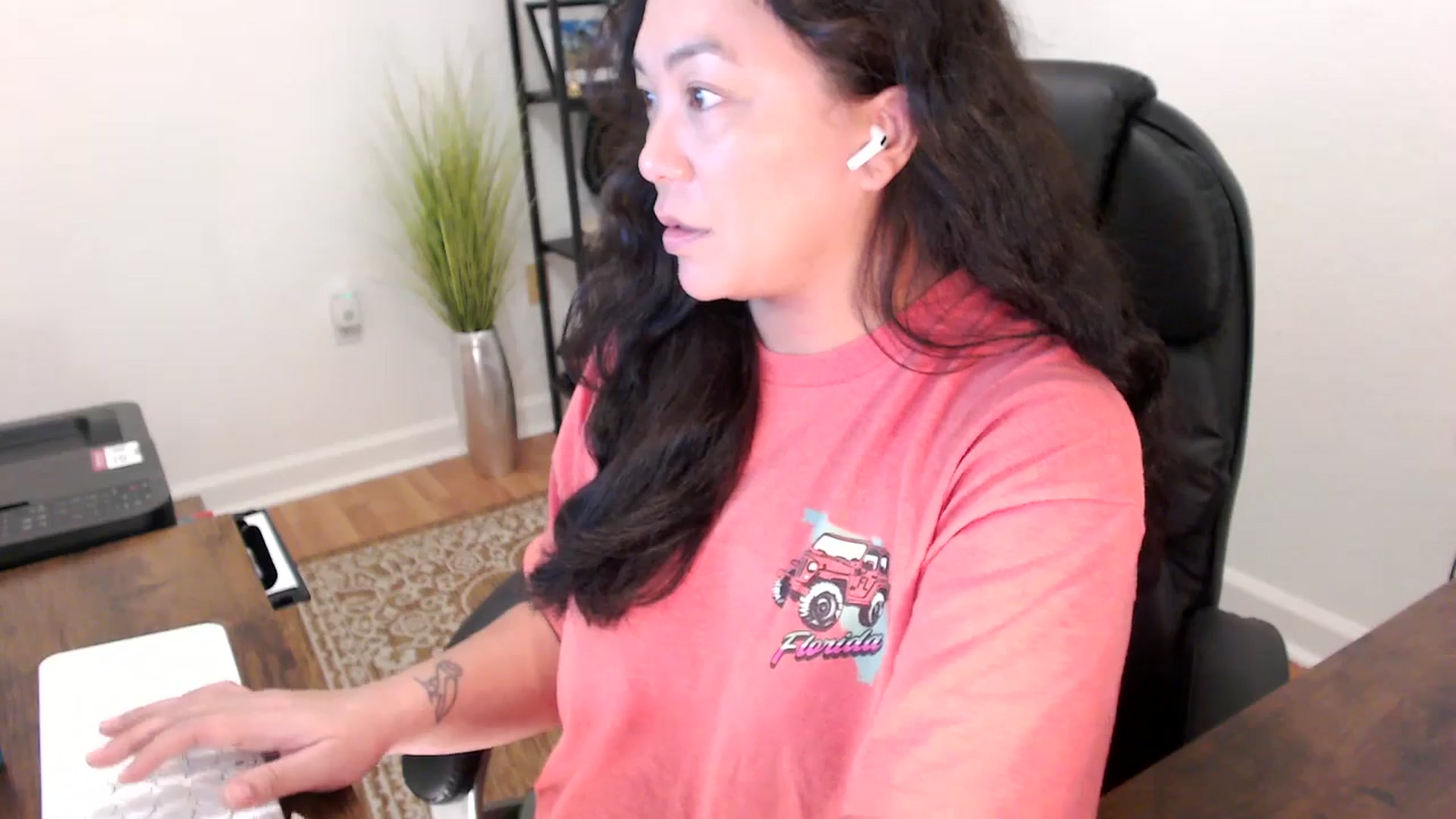 Gallery image thumbnail from MickaylaStar's myfreecams stream on, 11/25/2025, 16:28 image 15 of 20