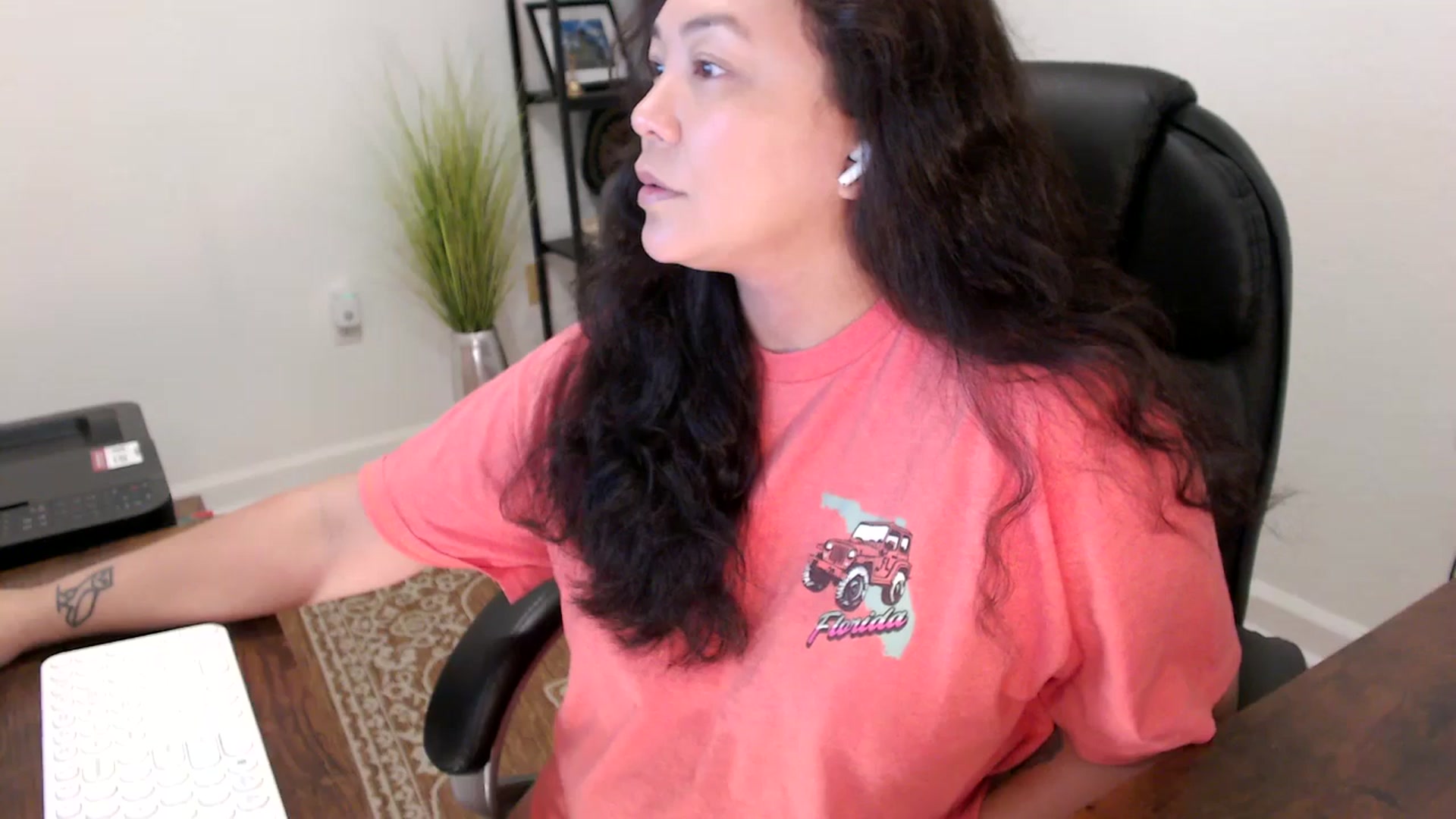 Gallery image thumbnail from MickaylaStar's myfreecams stream on, 11/25/2025, 16:28 image 7 of 20