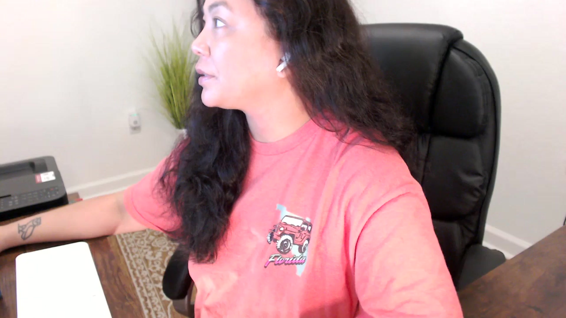 Gallery image thumbnail from MickaylaStar's myfreecams stream on, 11/25/2025, 16:28 image 10 of 20