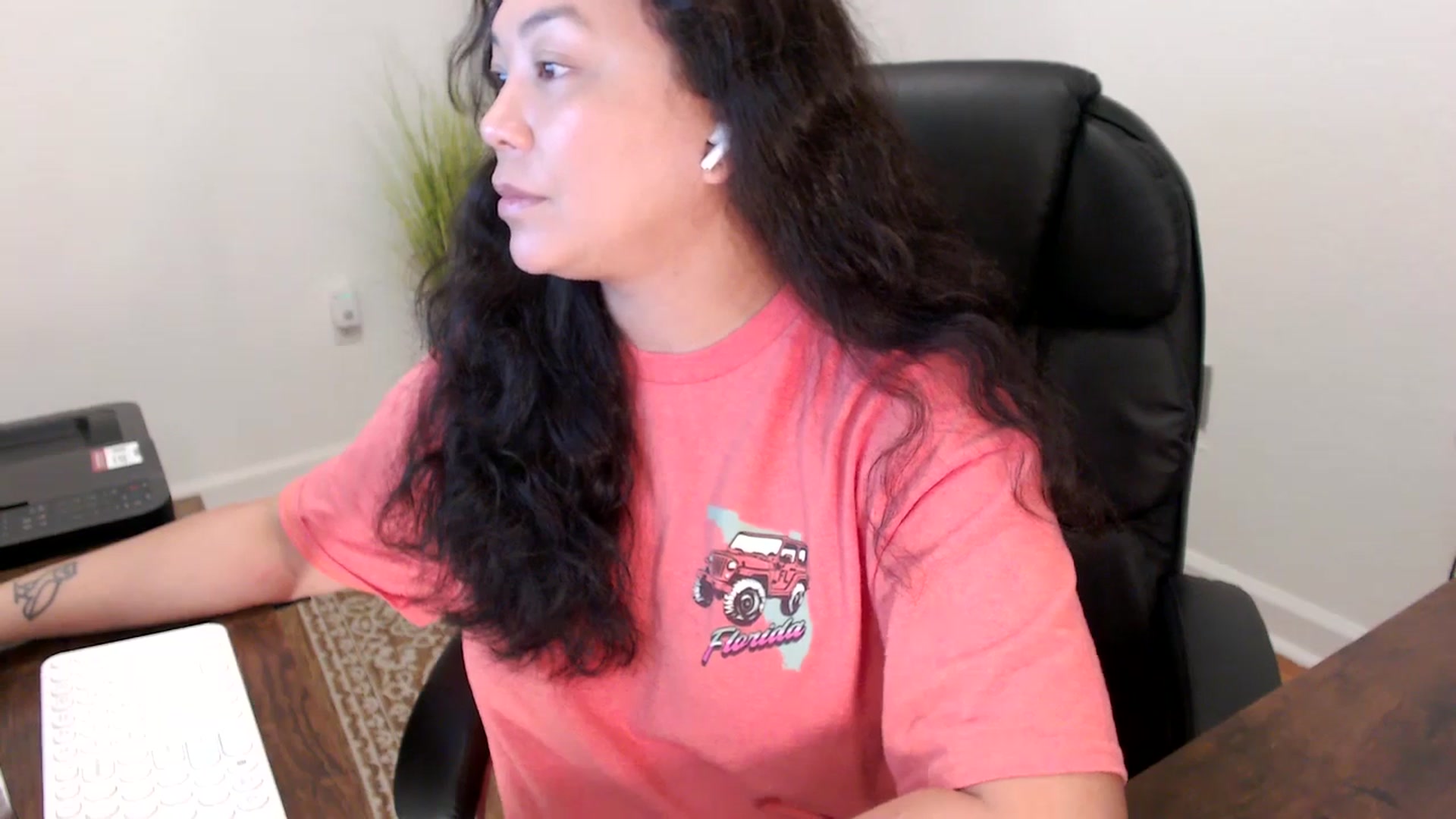 Gallery image thumbnail from MickaylaStar's myfreecams stream on, 11/25/2025, 16:28 image 6 of 20