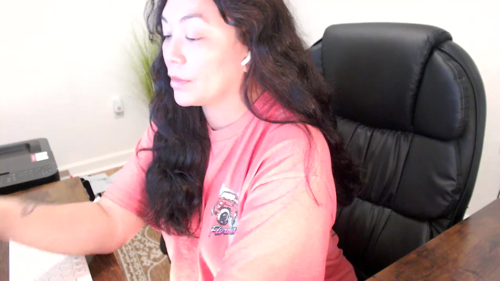 Gallery image thumbnail from MickaylaStar's myfreecams stream on, 11/25/2025, 17:38 image 14 of 20